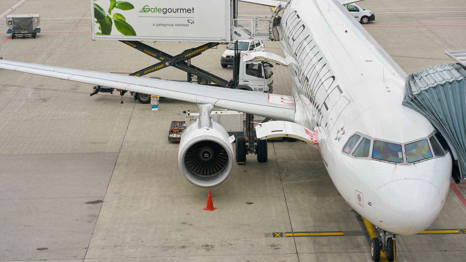Inside Airline Catering - From Kitchen To 36,000 Feet