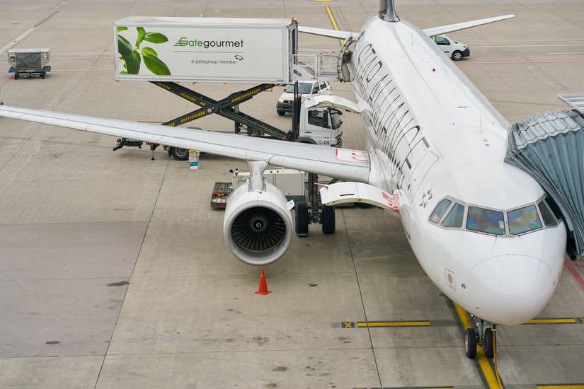 inside airline catering: from farm to plane - simple... Inside Airline Catering: From Farm To Plane