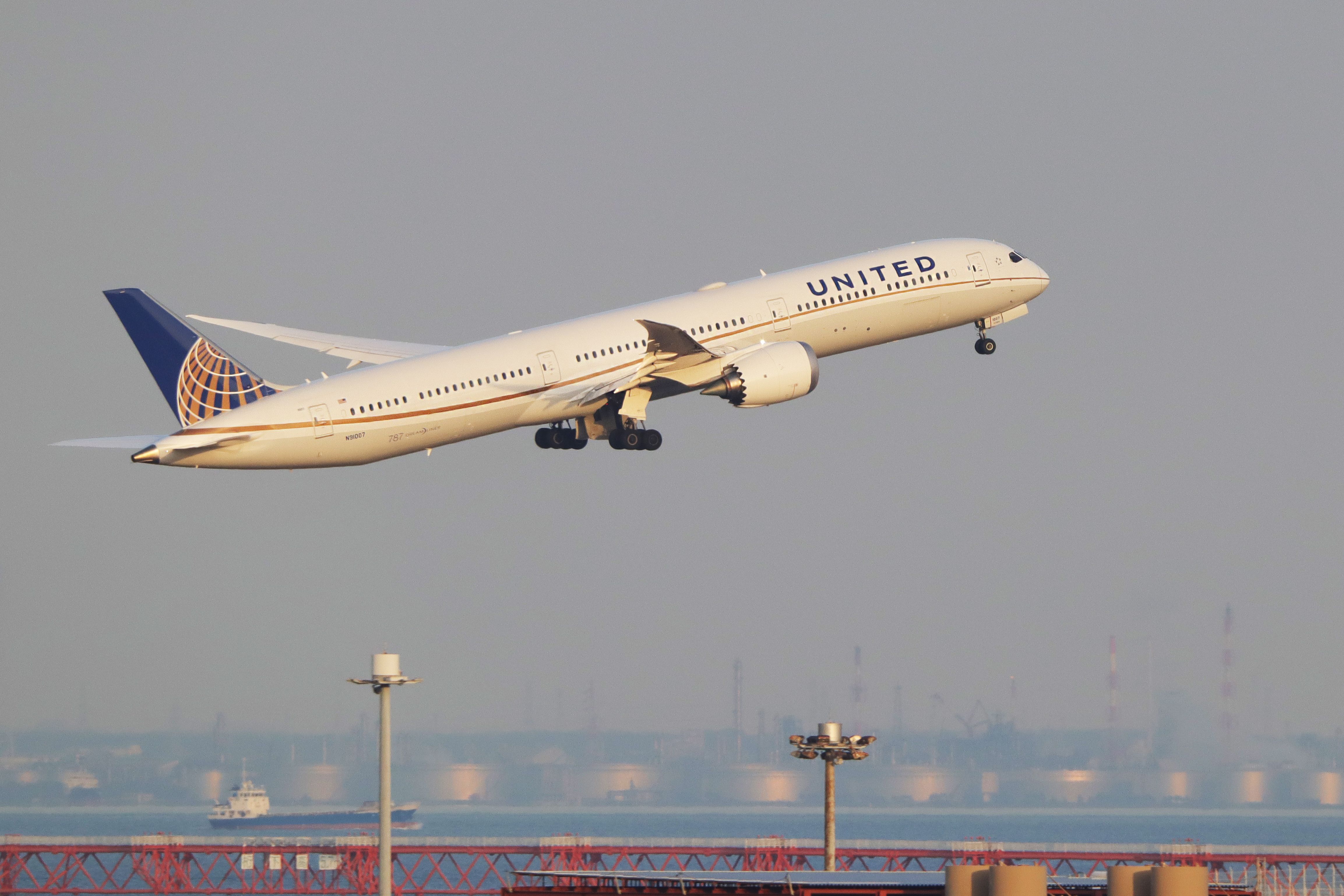 A US 1st: United Airlines Will Add Braille To Its Entire Fleet By 2026
