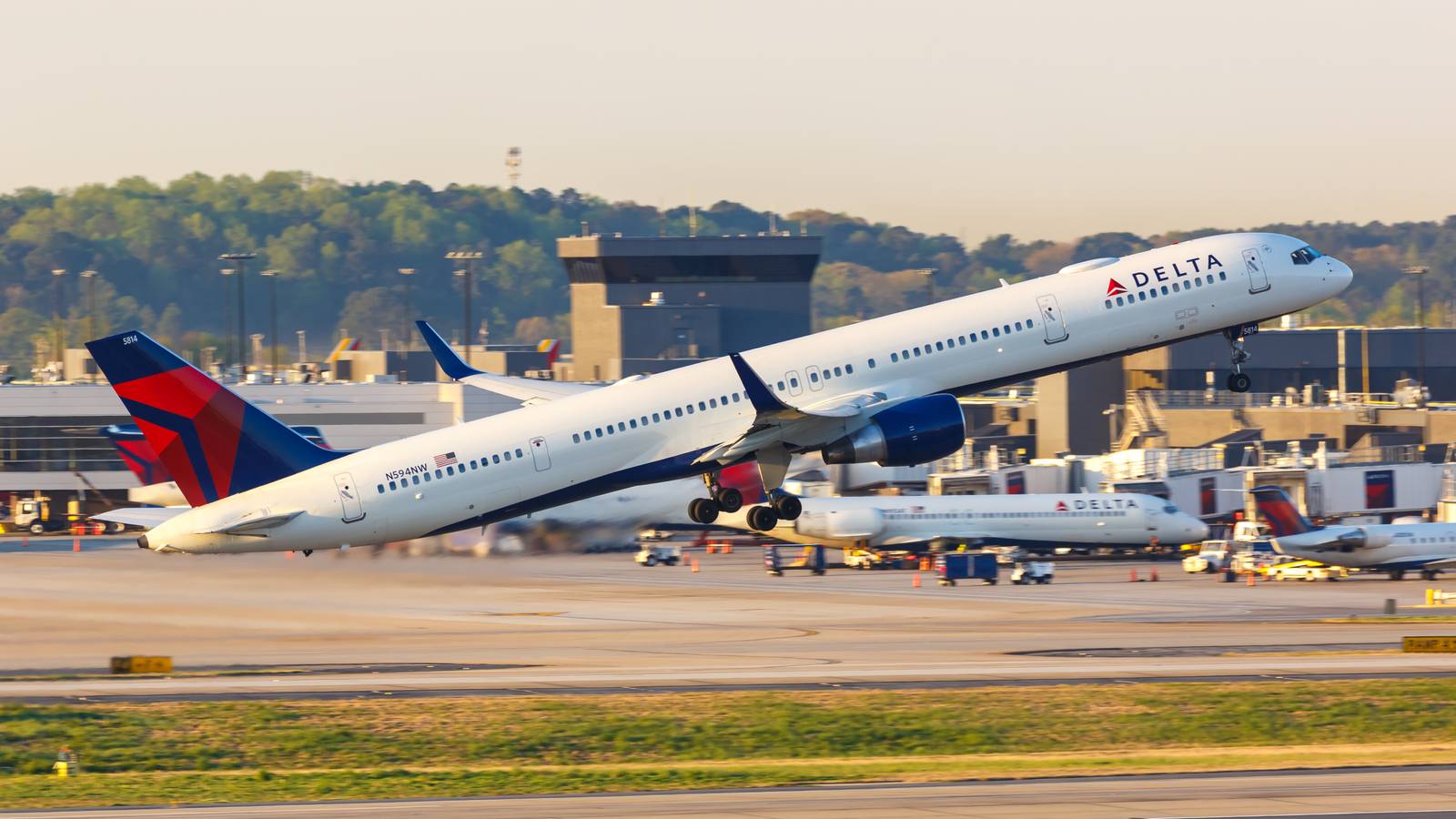 DOT Investigating Why Delta Air Lines Kept Passengers On Aircraft With No A/C