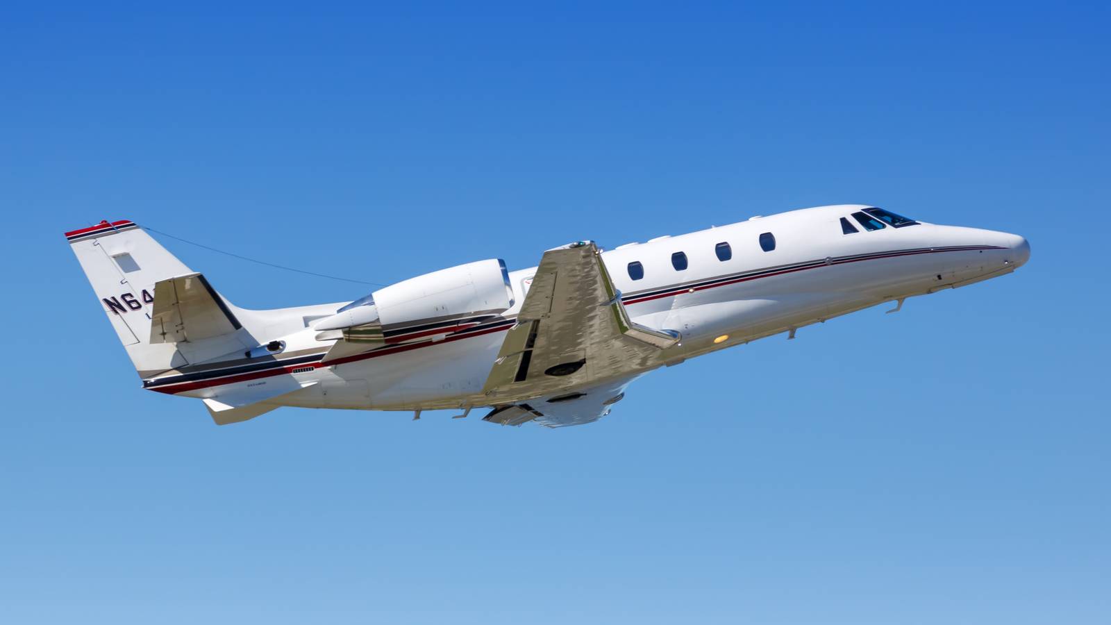 Top 3 Ways To Track Private Jets