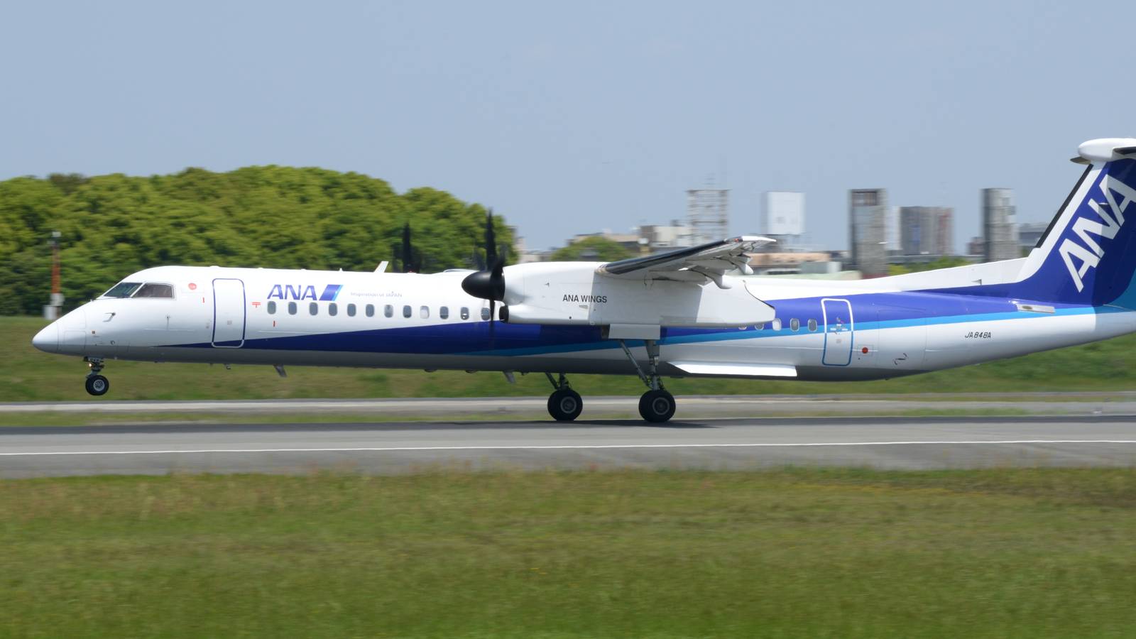 Oriental Air Bridge Dash 8-400 Fills With Smoke Before Emergency Landing In Miyazaki