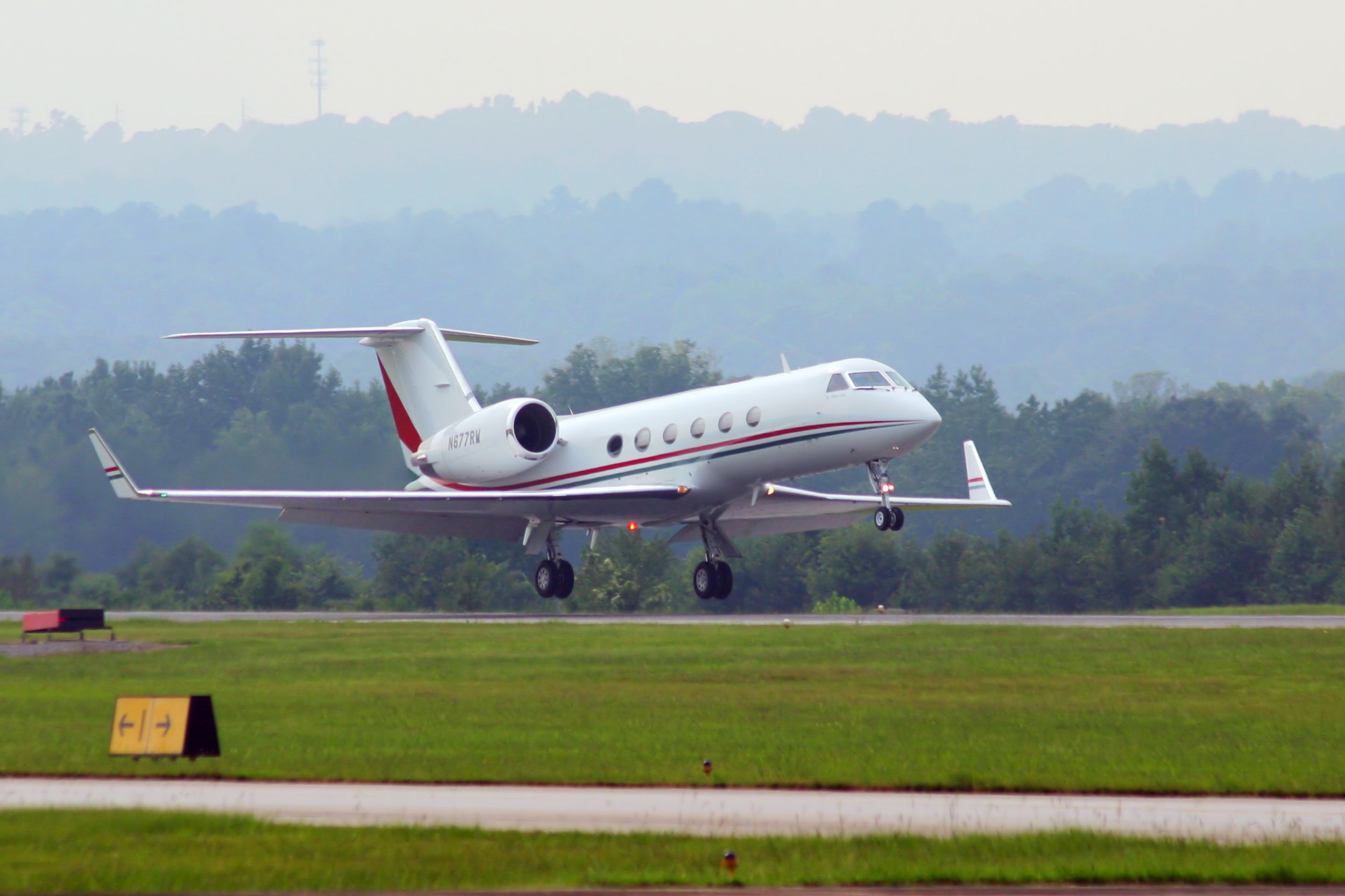 Top 7 Things To Eat On A Private Jet