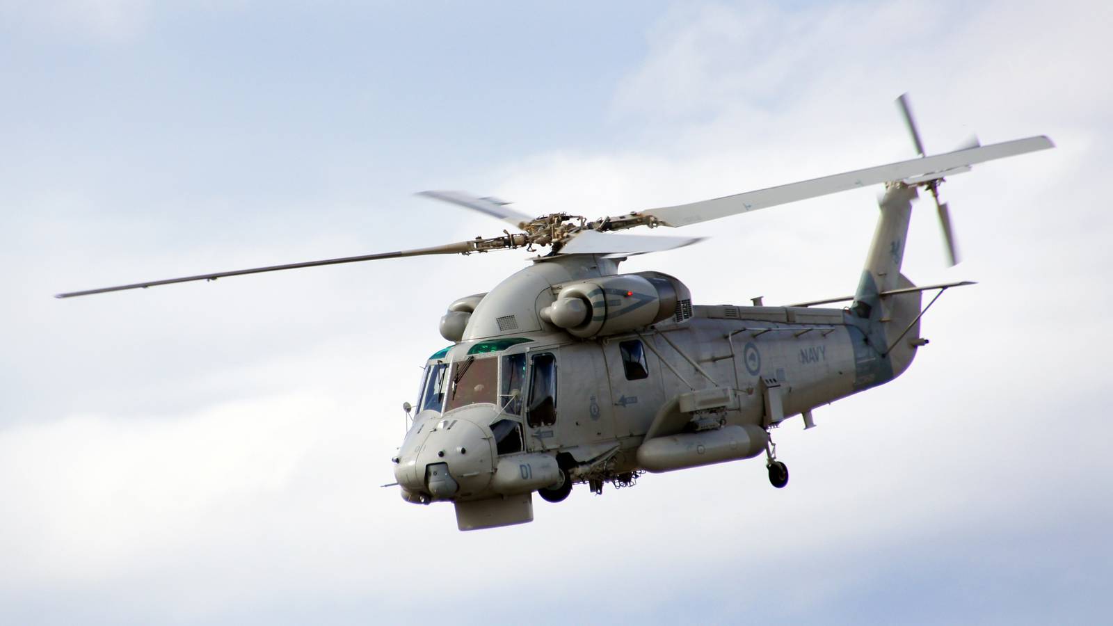 How Do Helicopters Regulate Their Speed In The Air?