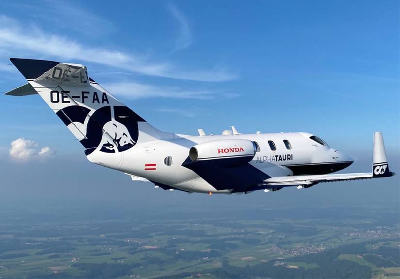 7 Awesome Formula One-Themed Airline Liveries