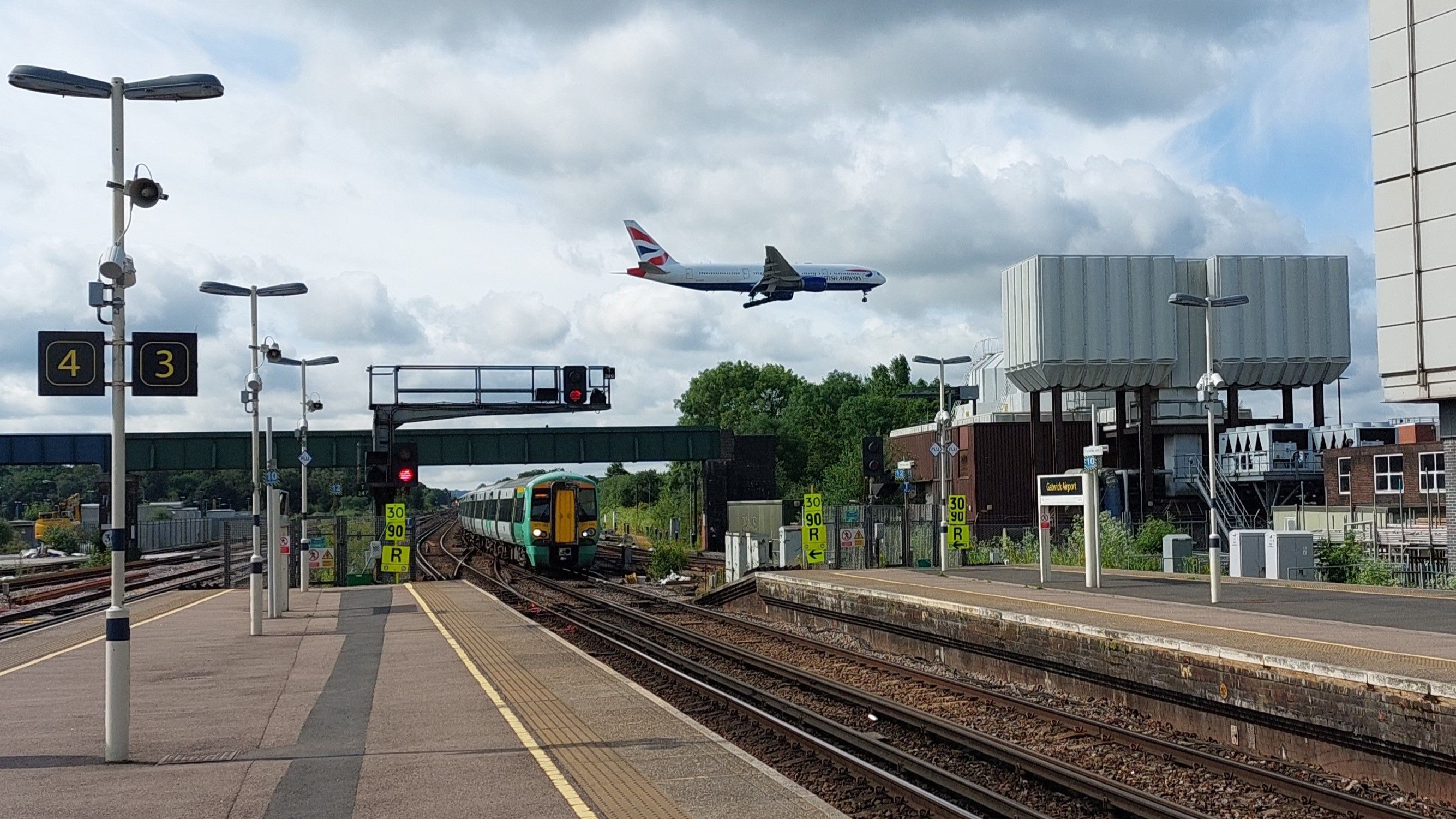 Which UK Airports Have Their Own Railway Stations?