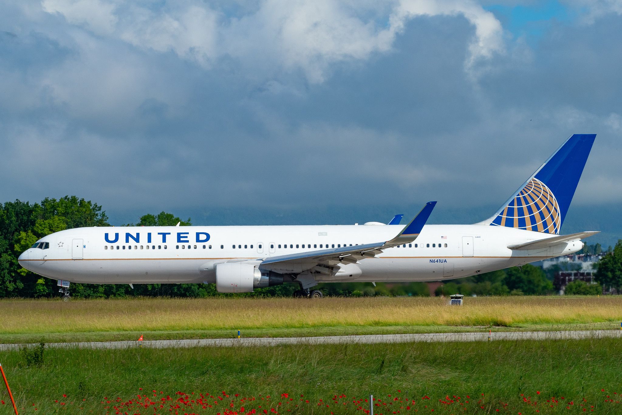 NTSB Shares Preliminary Report On United Airlines Boeing 767 Hard Landing In Houston