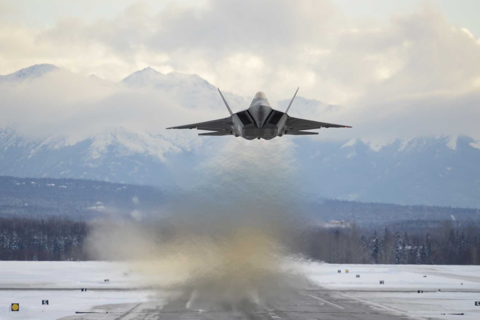5 Fast Facts On Elmendorf Air Force Base: The Largest US Military ...