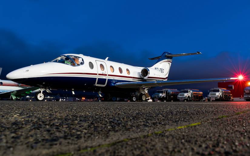 A Nextant 400XTi taxiing to the runway.