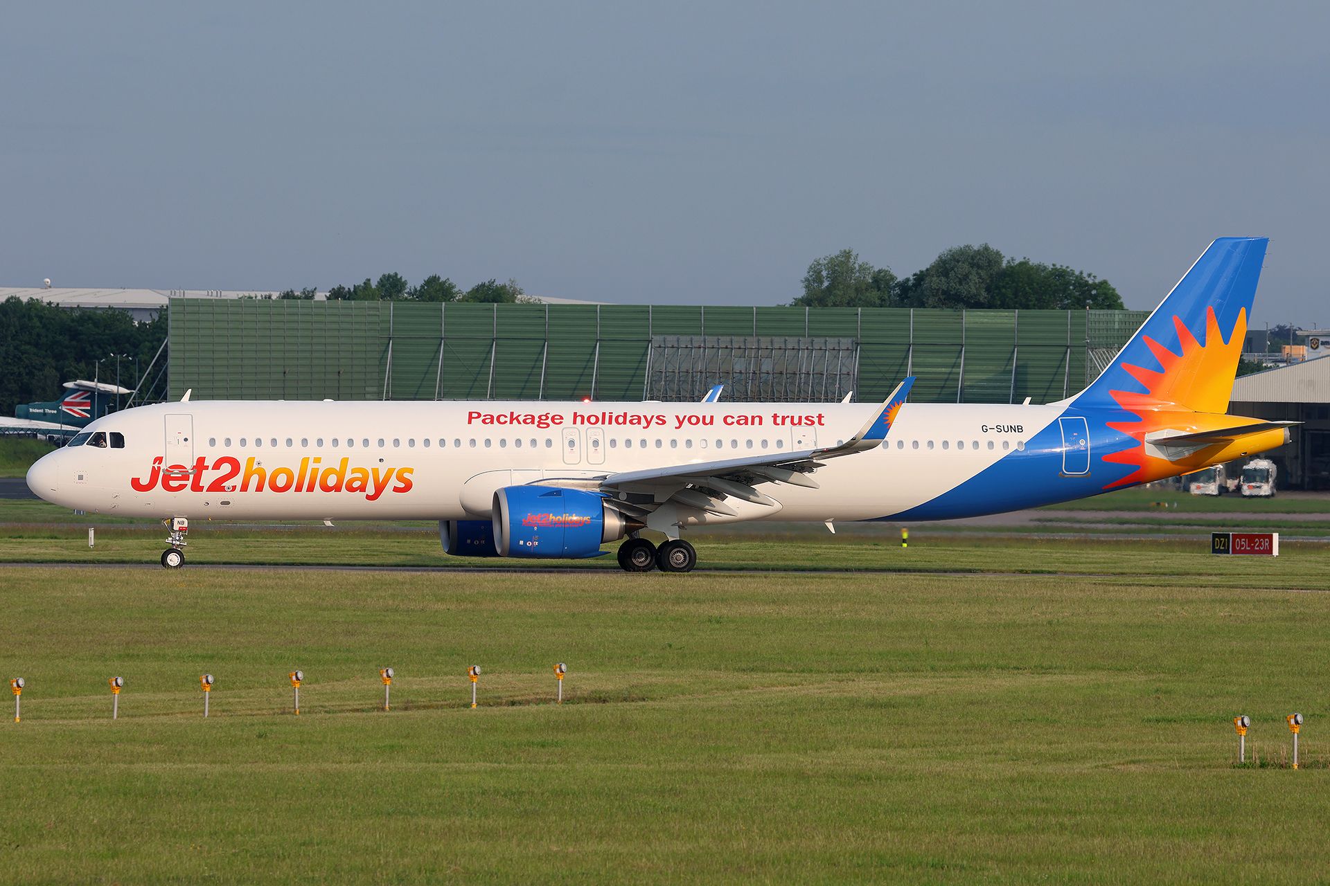 Jet2 Airbus A321neo Diverts to Antalya After Engine Flames Spotted
