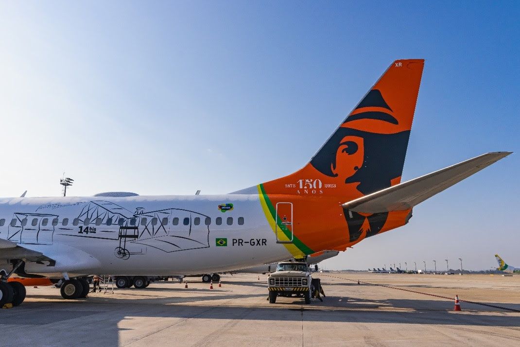 ブラジルGOL航空 Airlinertags ボーイング737-800 GOL Unveils New Livery Honoring Santos Dumont