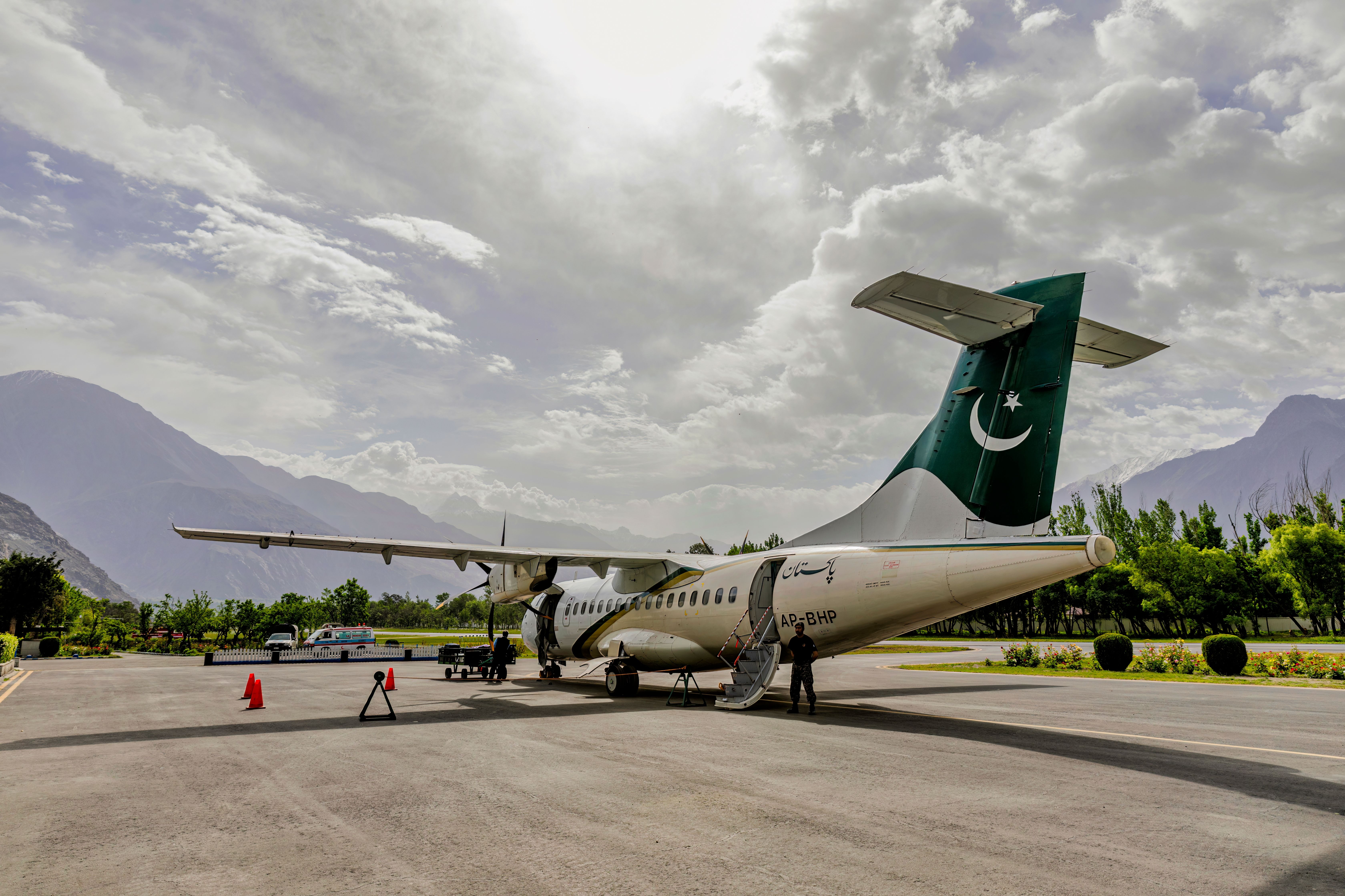 Pakistan International Airlines Wants Pilots & Cabin Crew For Its ATR Aircraft