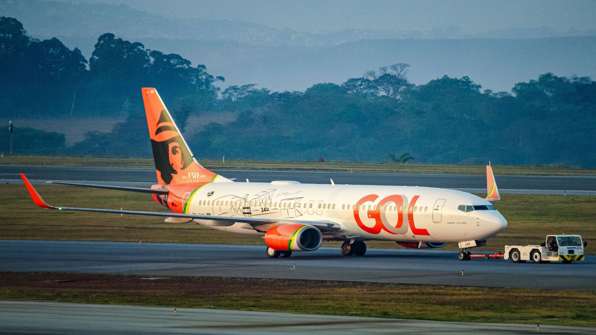 GOL Unveils New Livery Honoring Santos Dumont