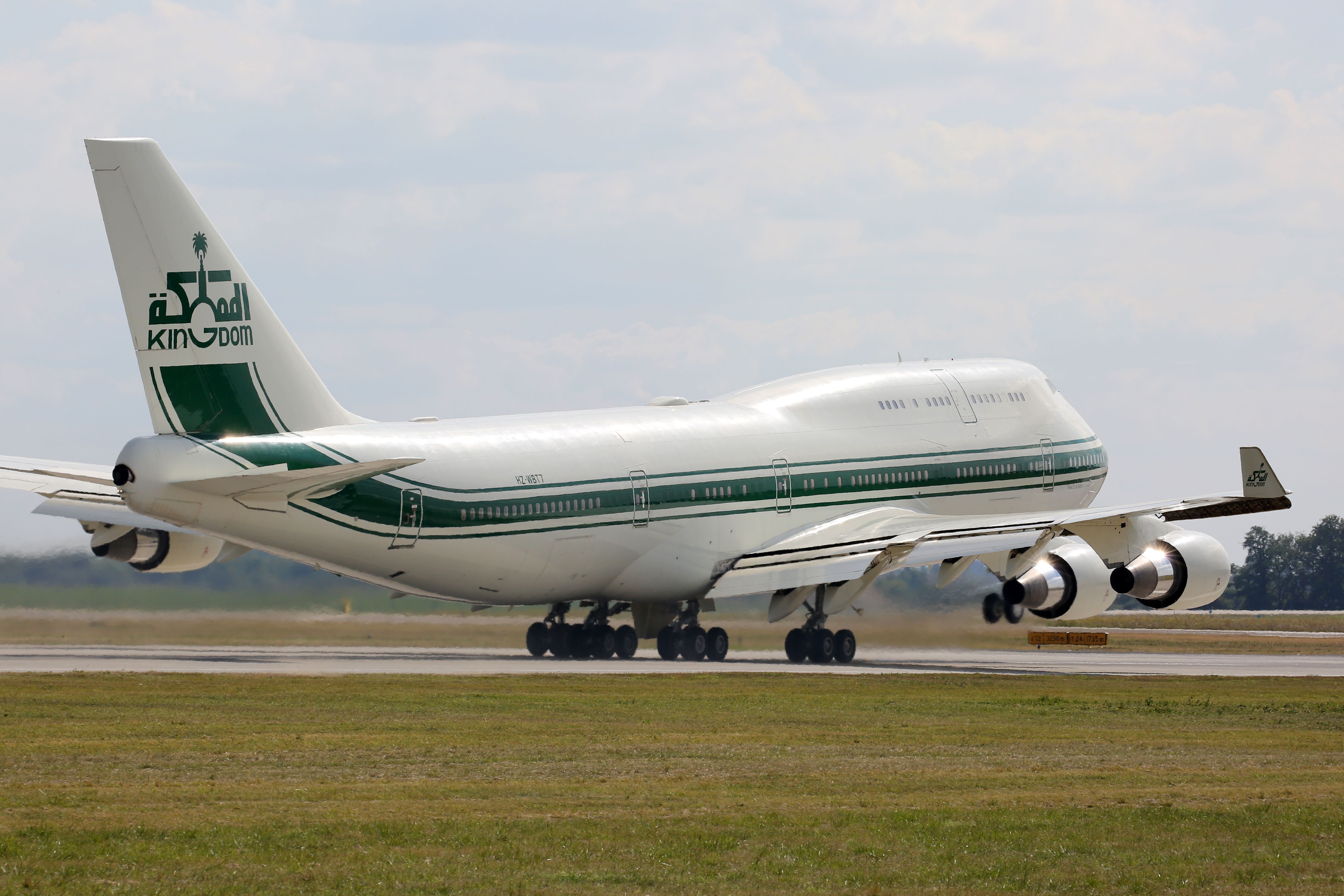 Saudi Arabian Private Boeing 747 Flies Neymar From Europe