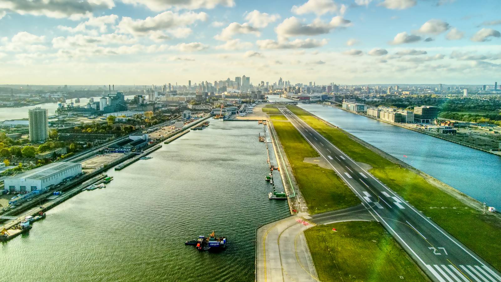 New High Speed Scanners At London City Airport  Reduce Security Wait Times