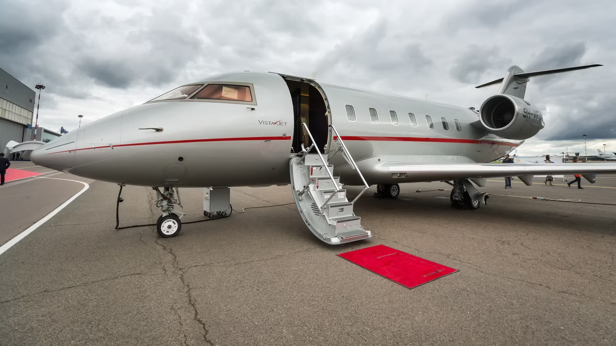 Why Private Jets Usually Fly Higher