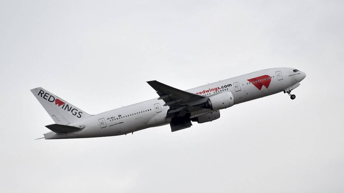 Two Red Wings Airlines Boeing 777s Breakdown And Strand Hundreds Of Passengers