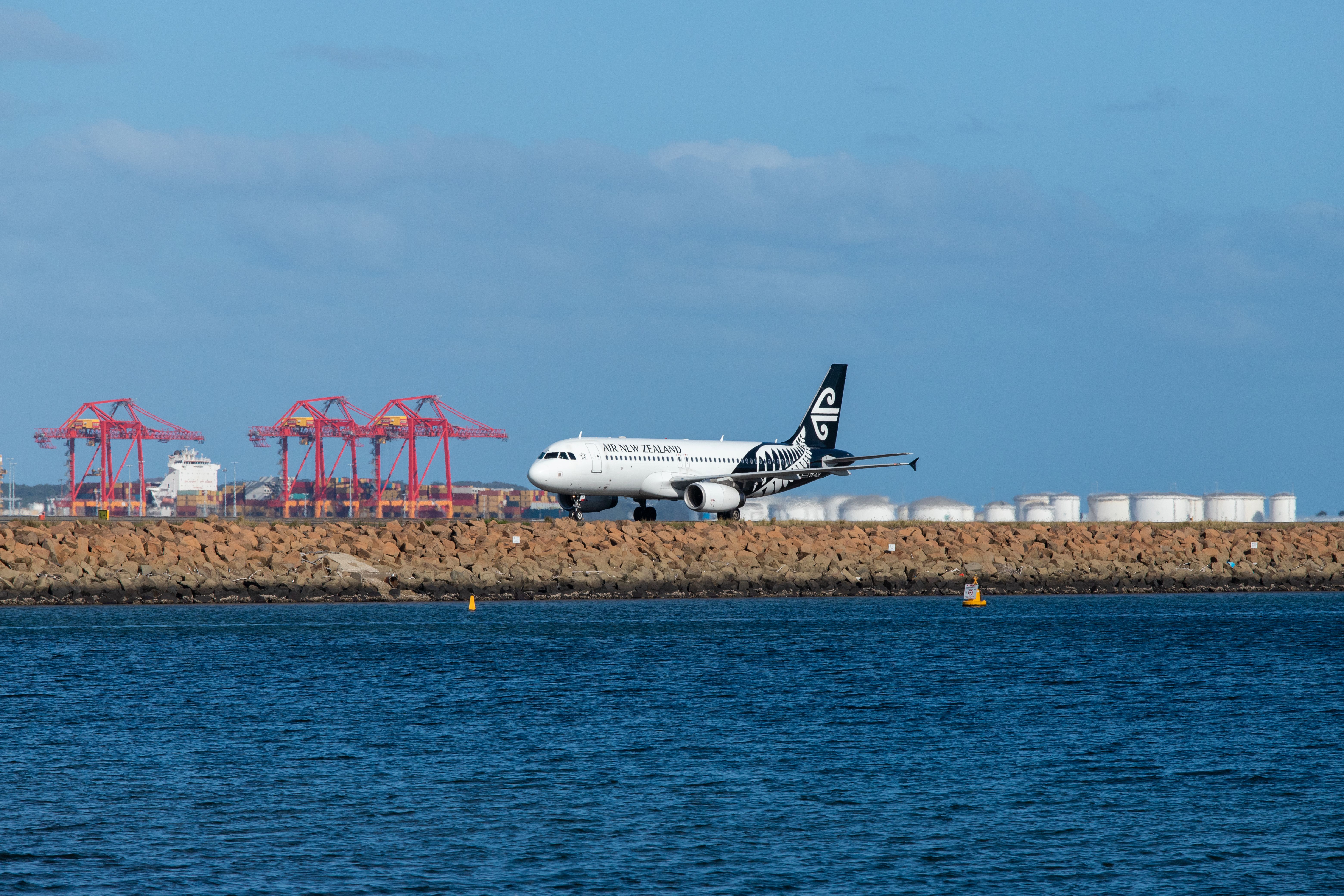 Live Shotgun Shell Found In Overhead Bin On Air New Zealand Airbus A320