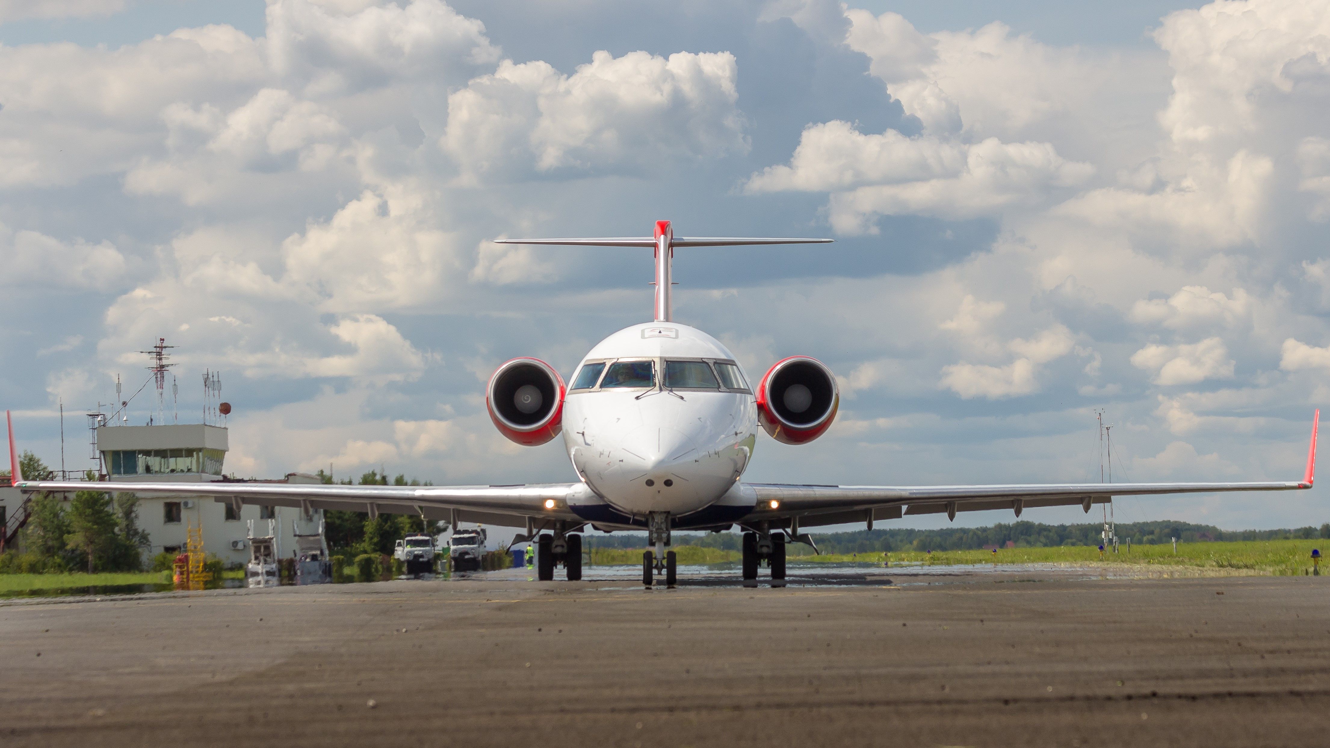 Top 5: The World's Oldest Active Bombardier CRJ100/200 Series Jets