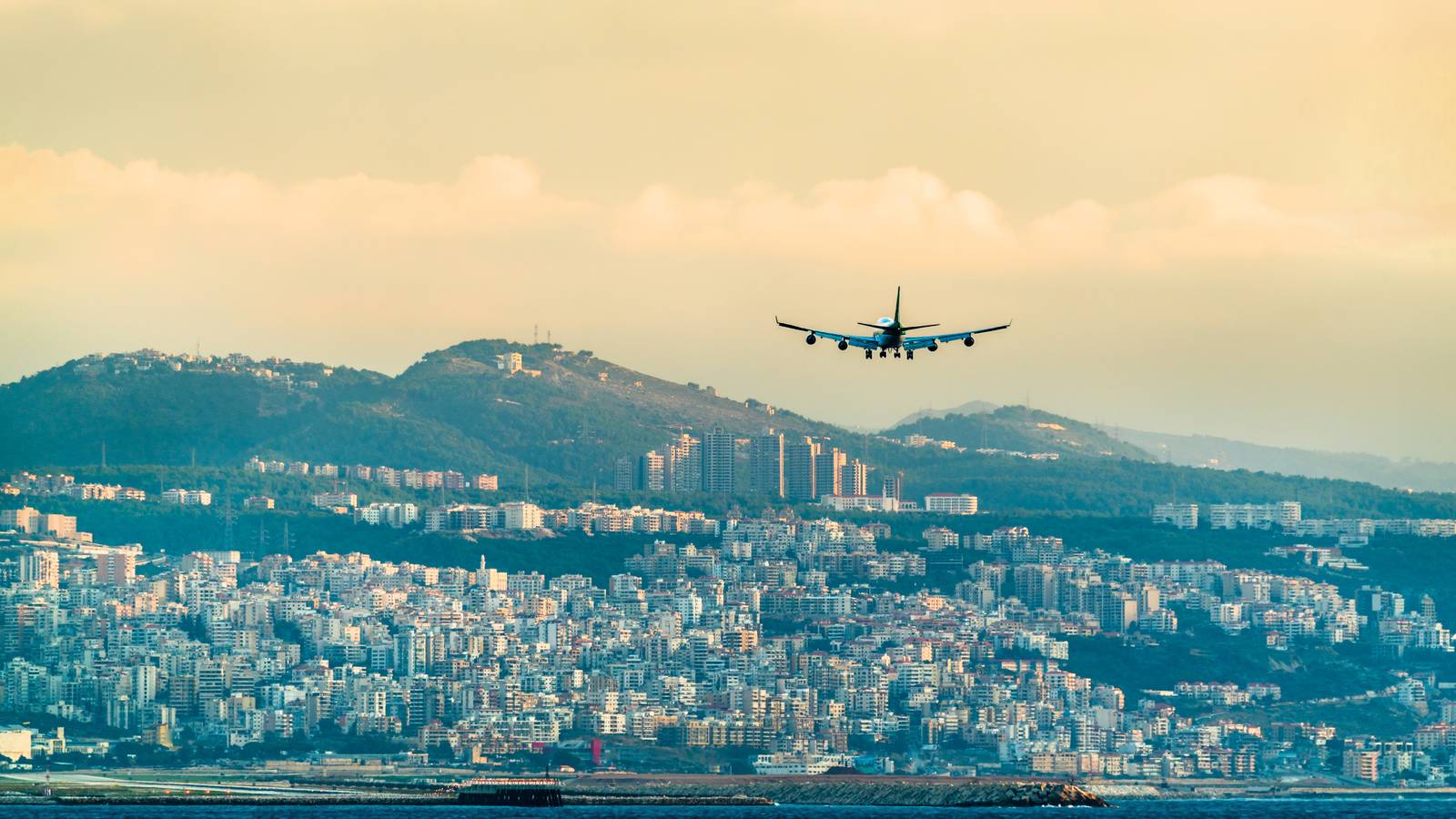 Beirut Airport ATC Threatens To Stop Night Operations Amid Staff Shortages