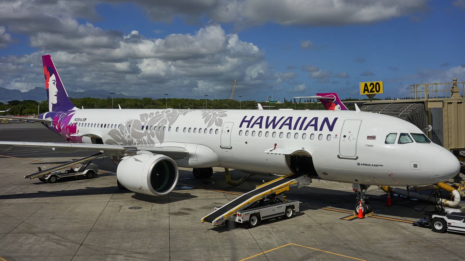 Hawaiian Airlines Continues Participation In Maui Wildfire Relief Efforts