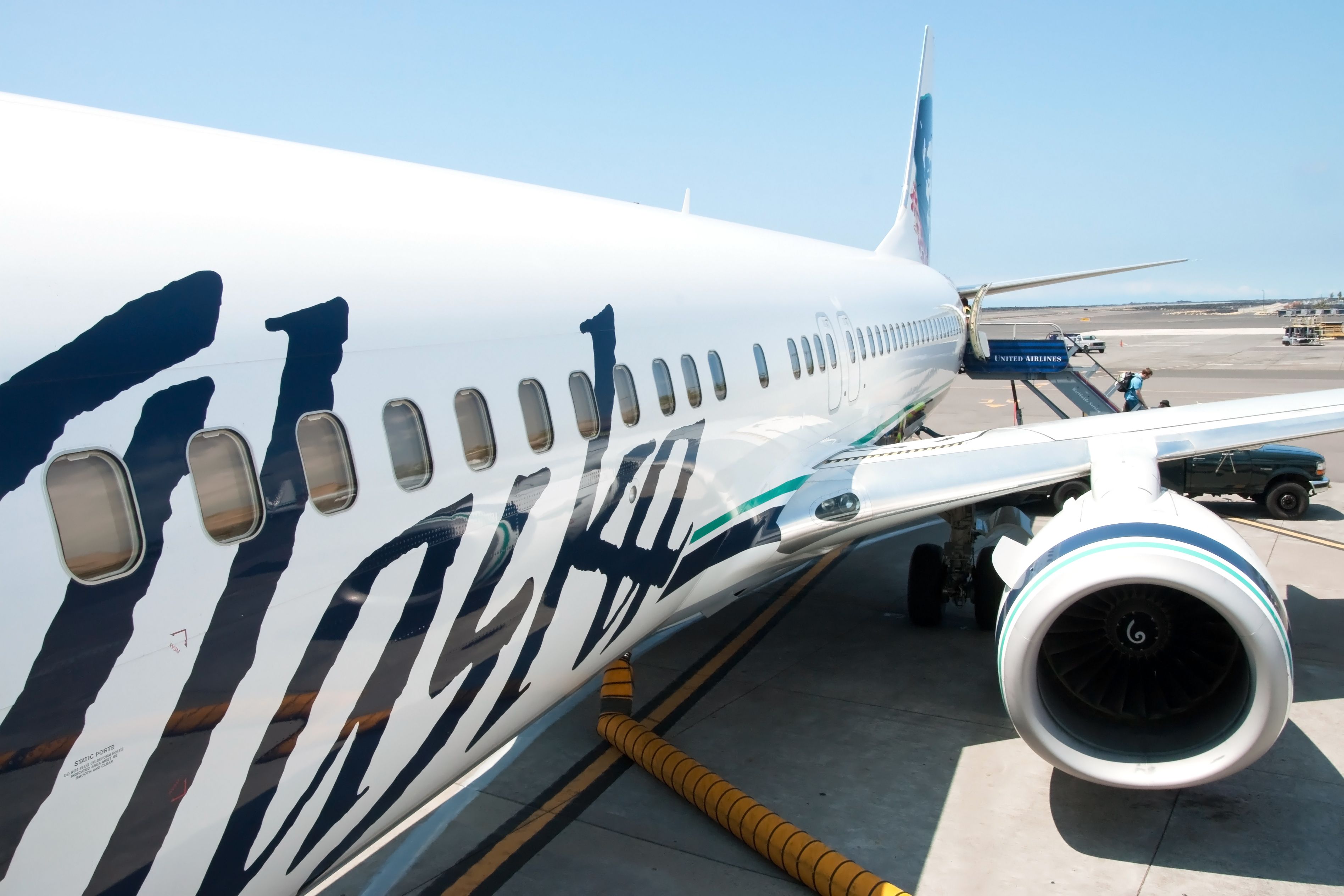 Alaska Airlines Reveals 2 Special E175 Liveries Celebrating