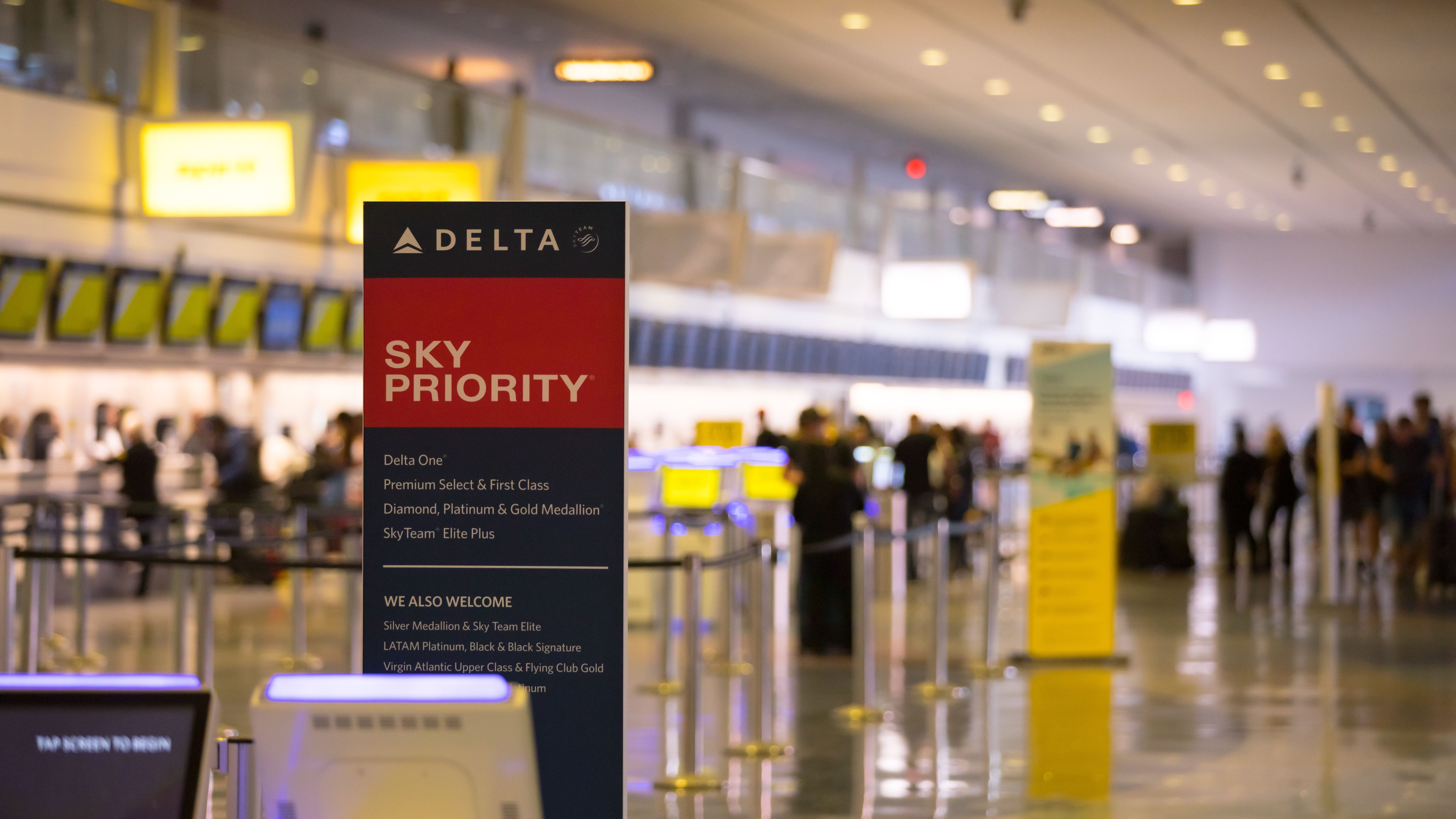 SKYTEAM ELITE PLUS 中国東方航空 SKYPRIORITY SkyPriority | Exclusive Priority Services | SkyTeam
