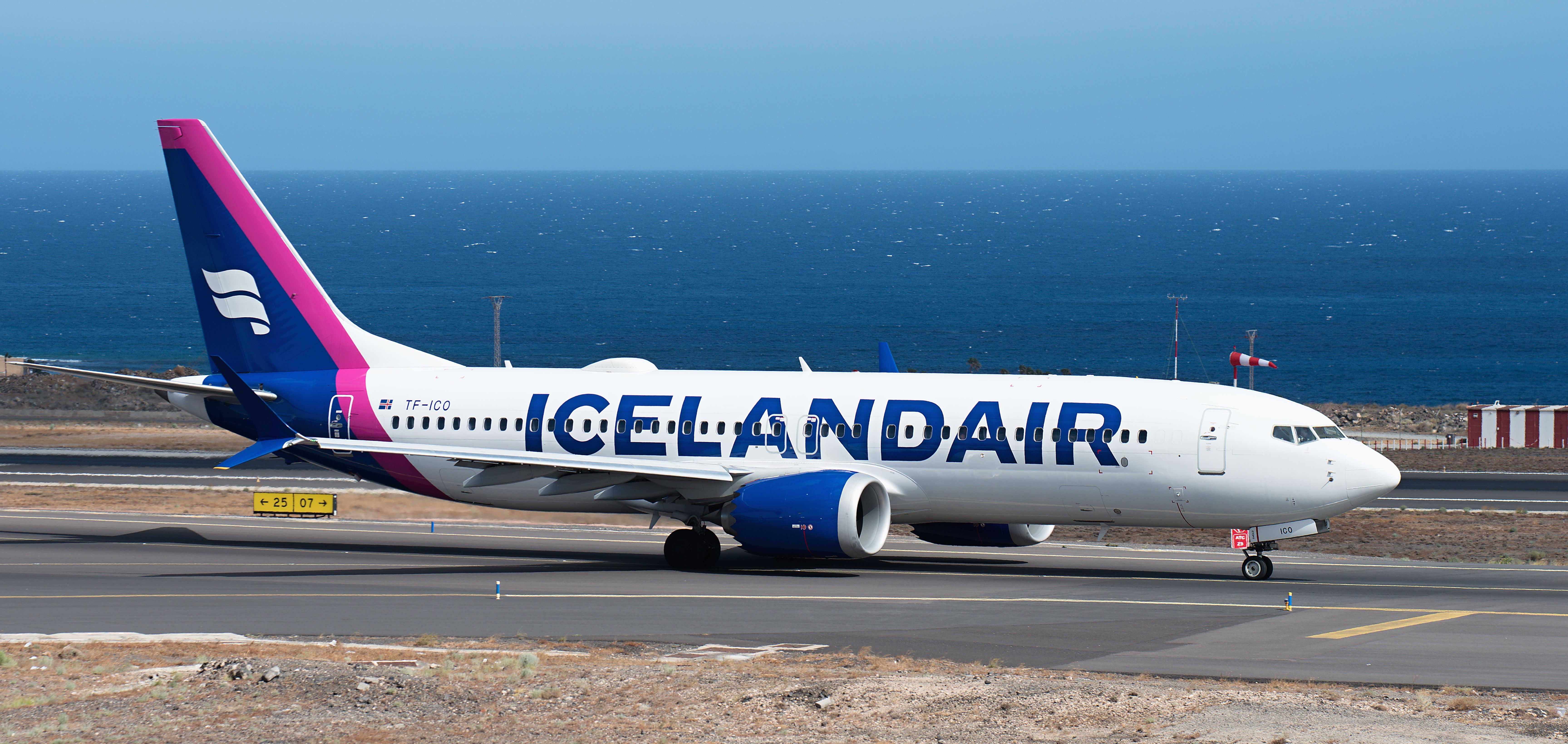 Which Icelandair Planes Have The Largest Business Class Cabins?