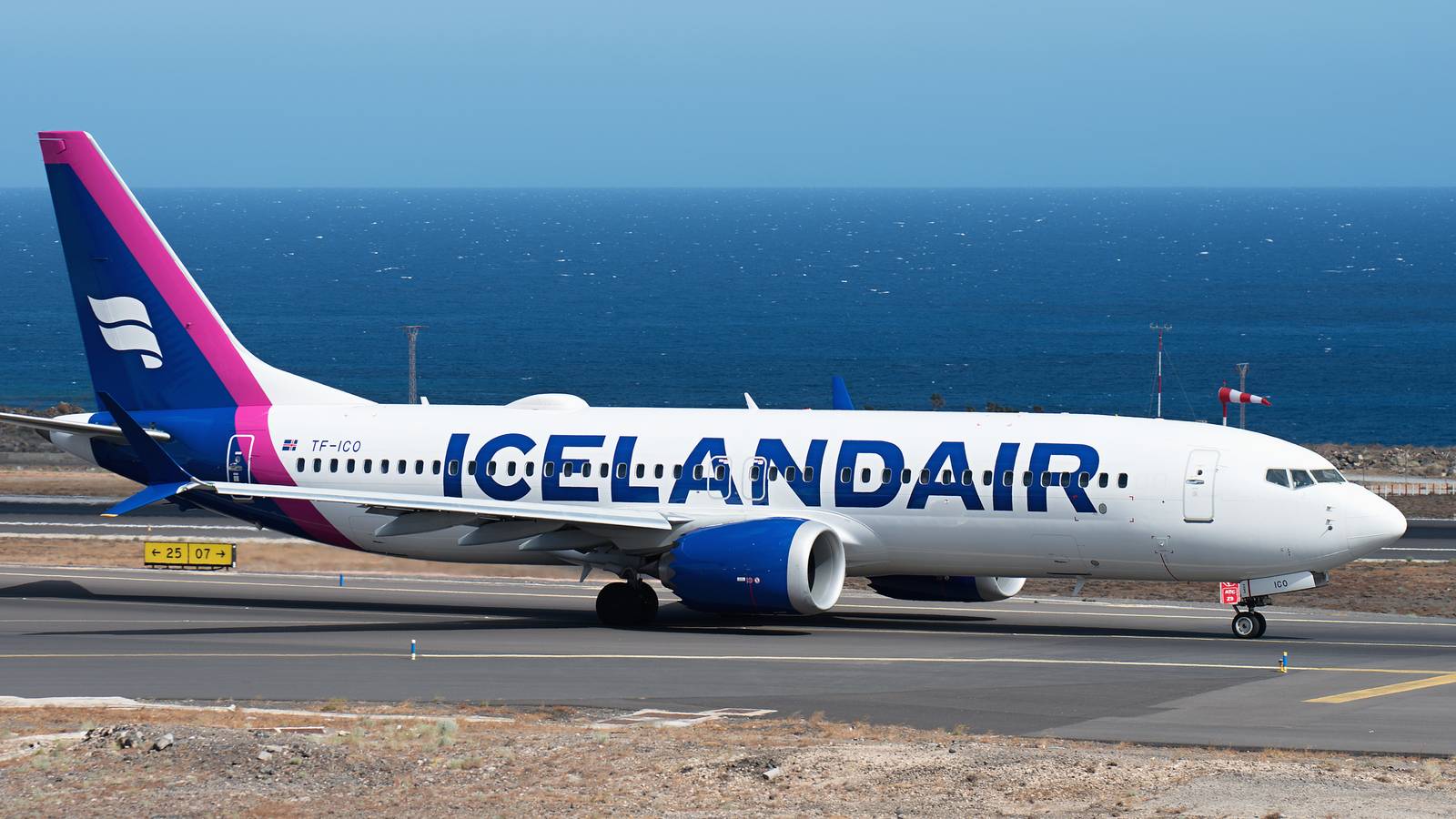 Which Icelandair Planes Have The Largest Business Class Cabins?