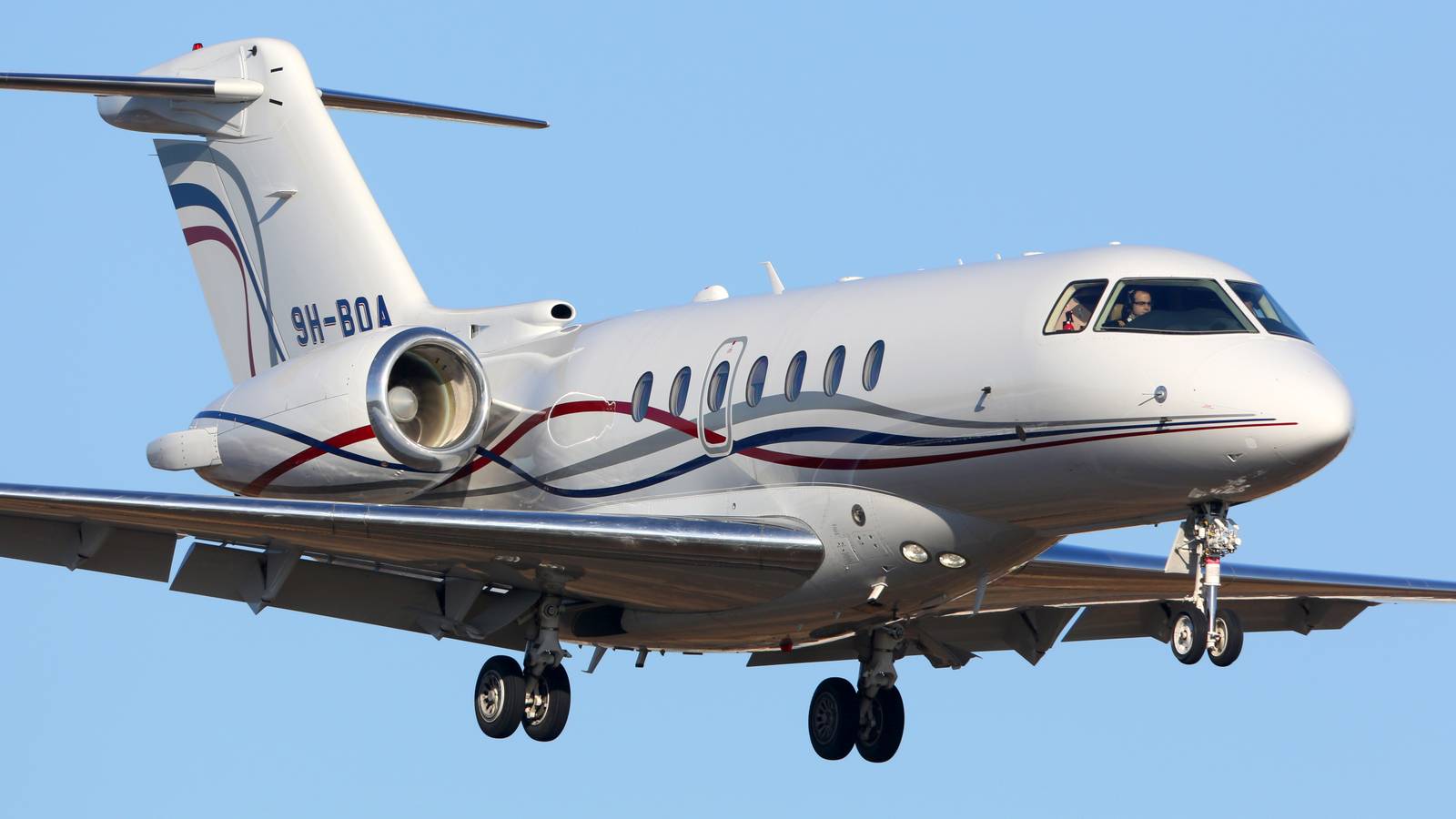 On This Month In 2001: The Hawker 4000 Private Jet Makes Its First Flight