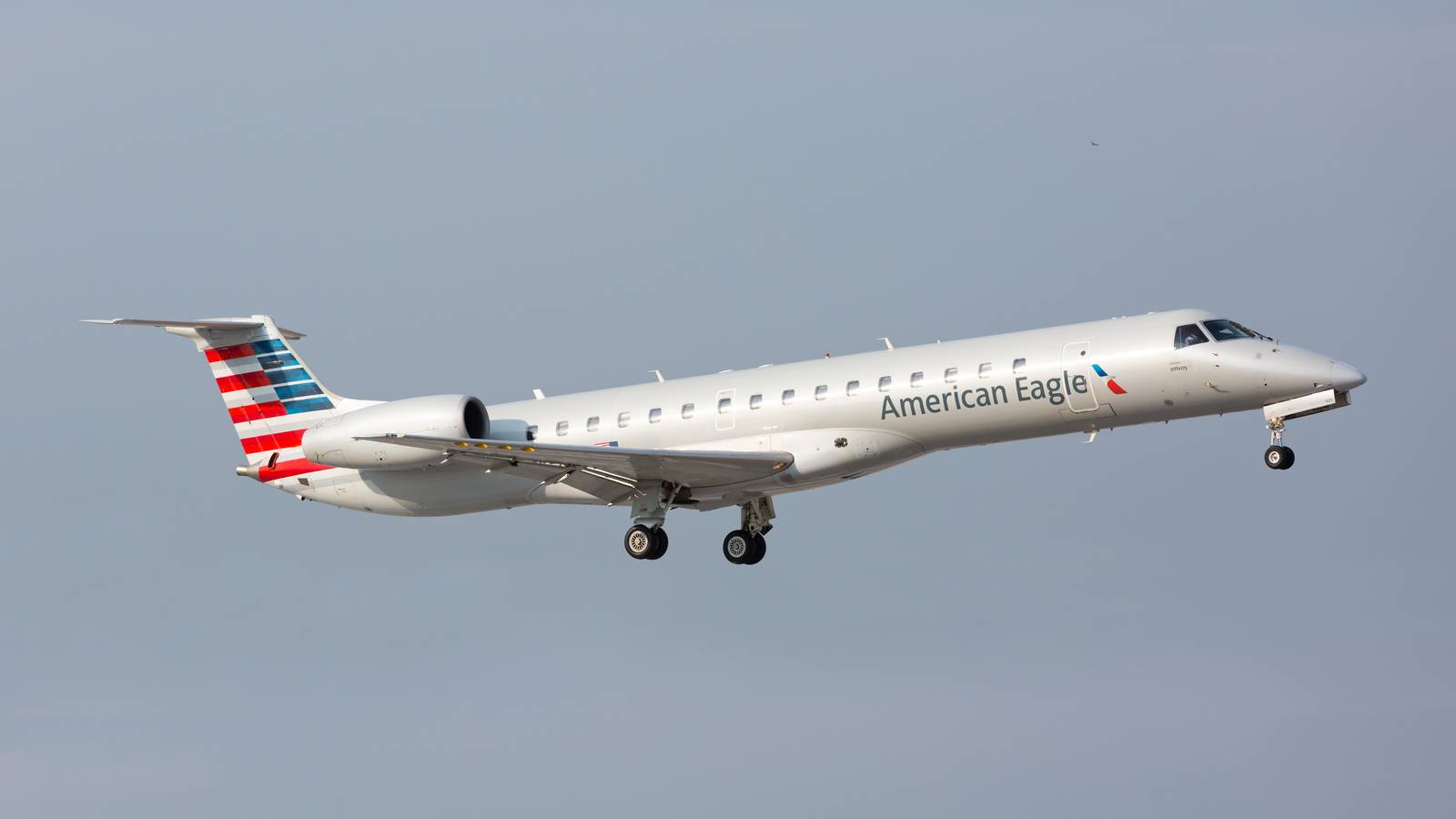 American Eagle ERJ145 Descends 15,000 Feet In 3 Minutes Following Pressurization Issue