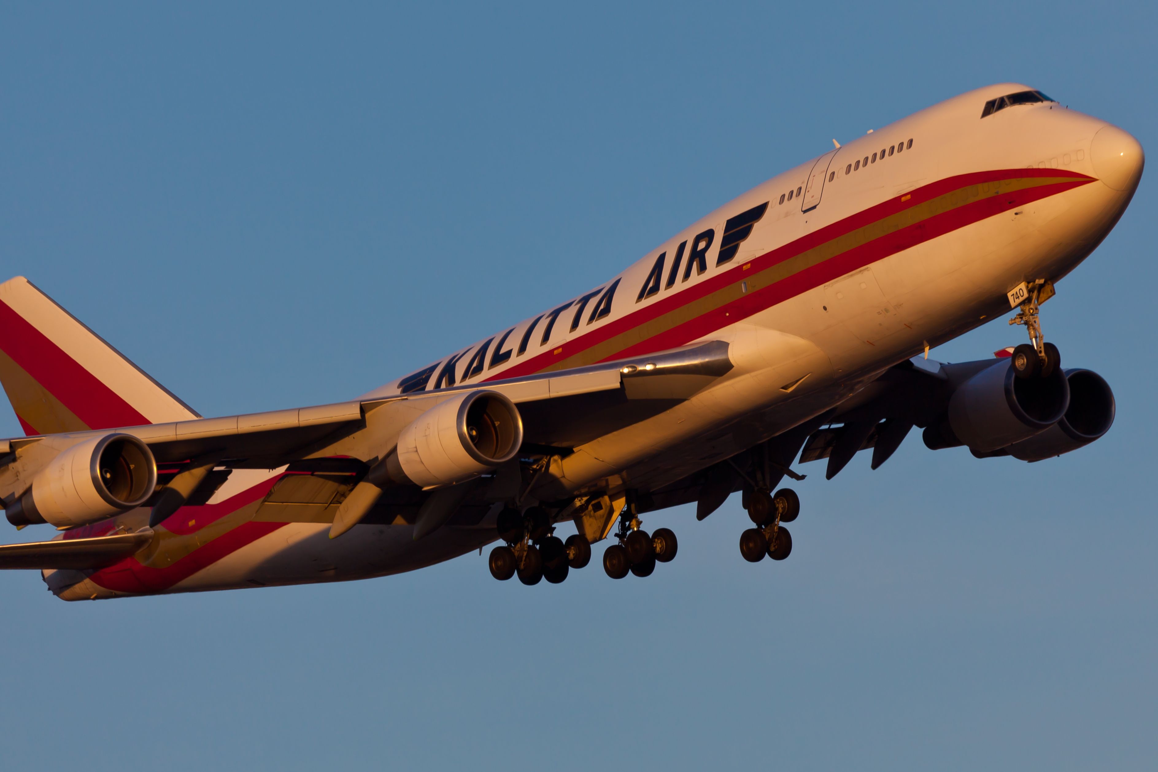 Kalitta Air Boeing 747-400 Slides Off The Runway Landing In Ningbo, China
