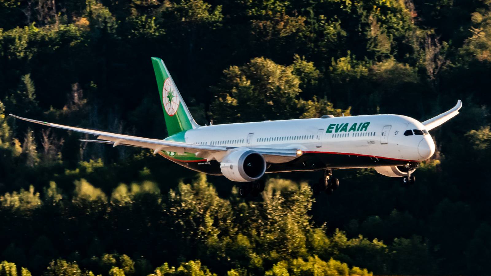 Why Seattle Asked EVA Air To Change From A Boeing 777 To A 787 For Night Flights