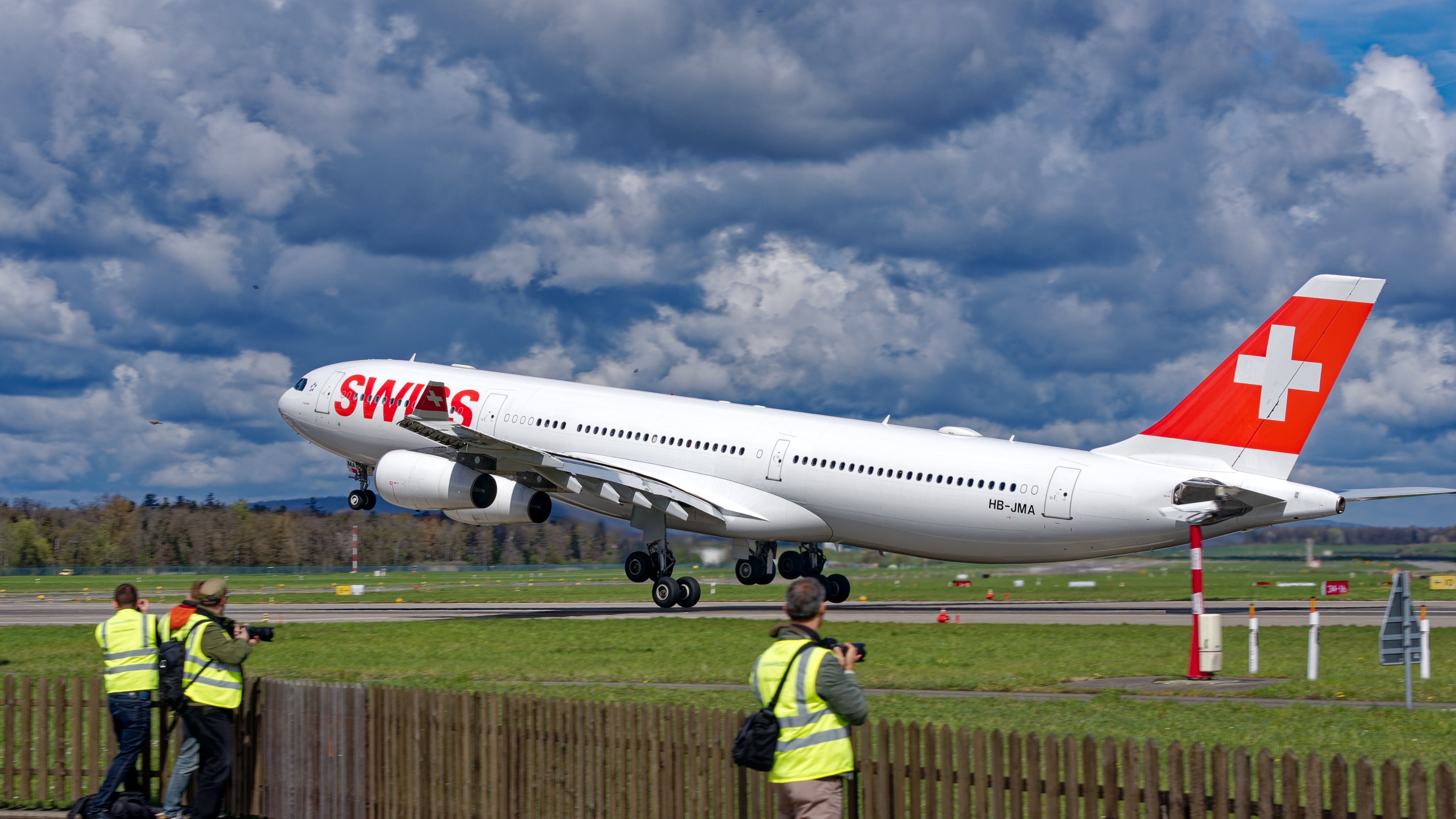 LX Swiss A340-300 Aviationtag ロゴカット LX Swiss A340-300 Aviationtag ロゴカット LX Swiss A340-300