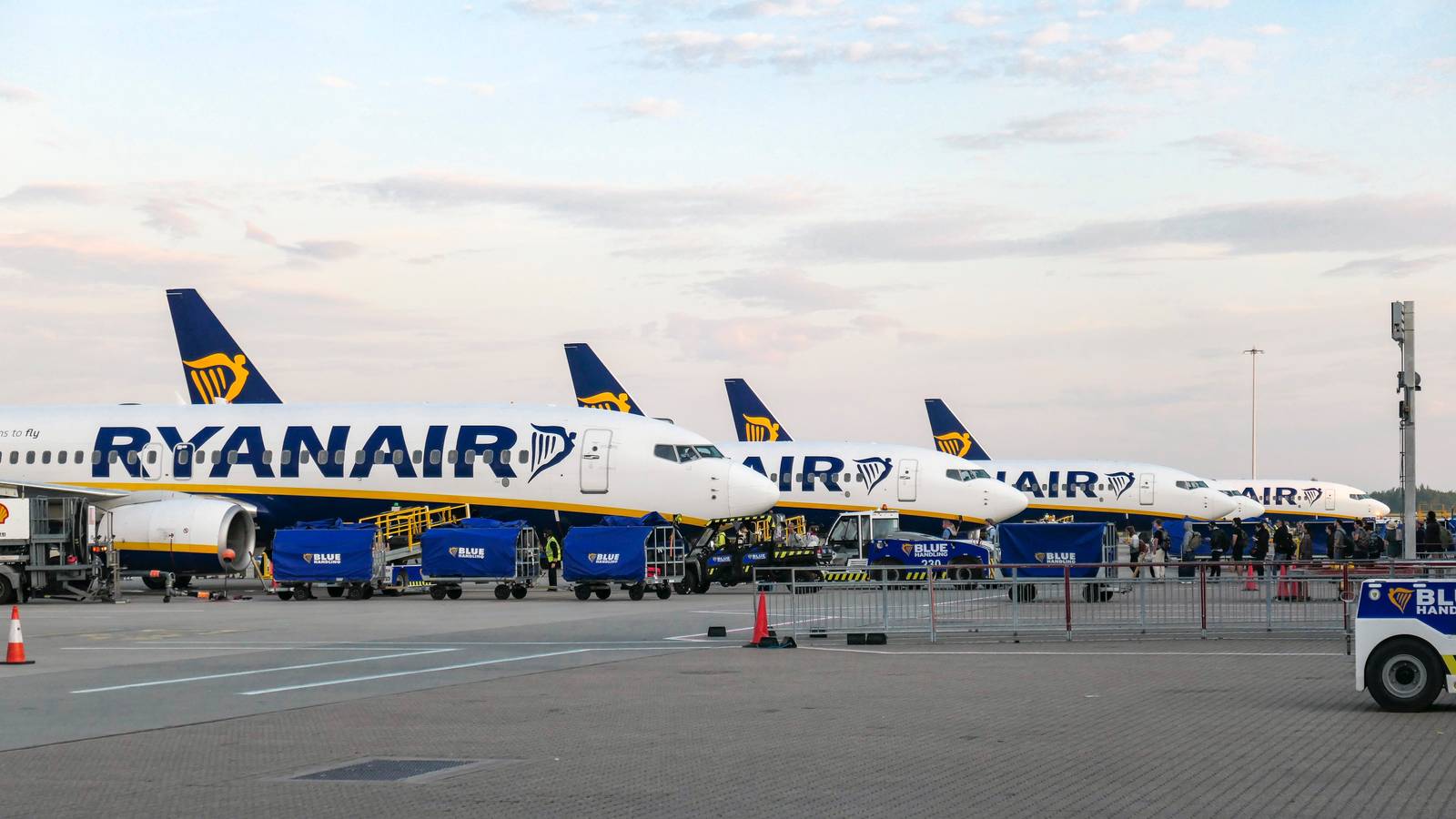 Largest Base: Ryanair Will Boost Its London Stansted Boeing 737 MAX ...