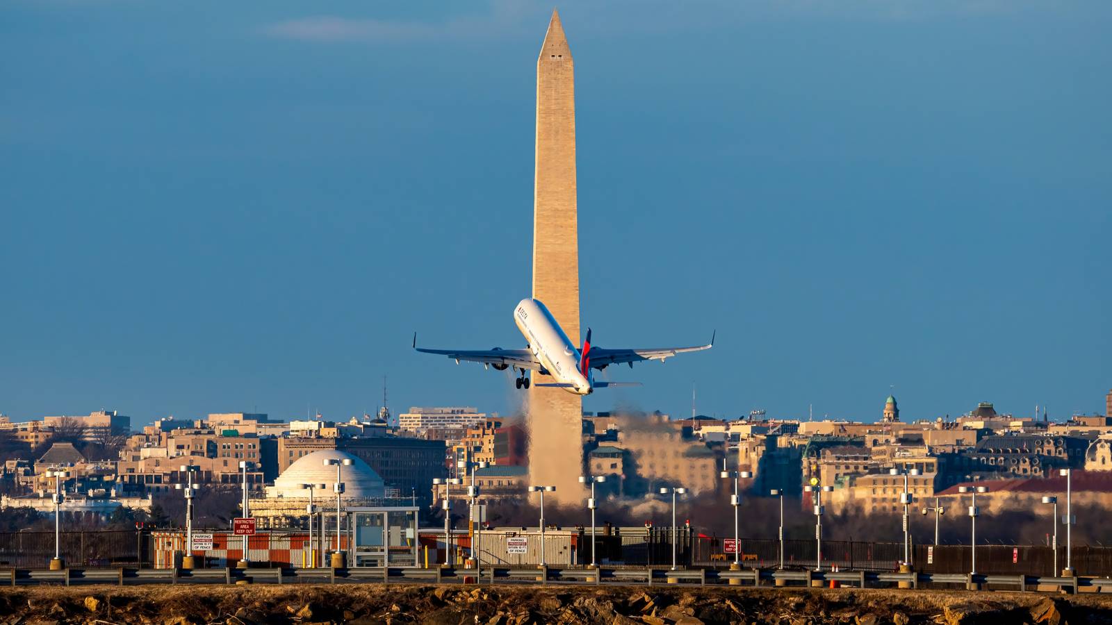 How 2 Aircraft Landed Unassisted In Washington After ATC Fell Asleep