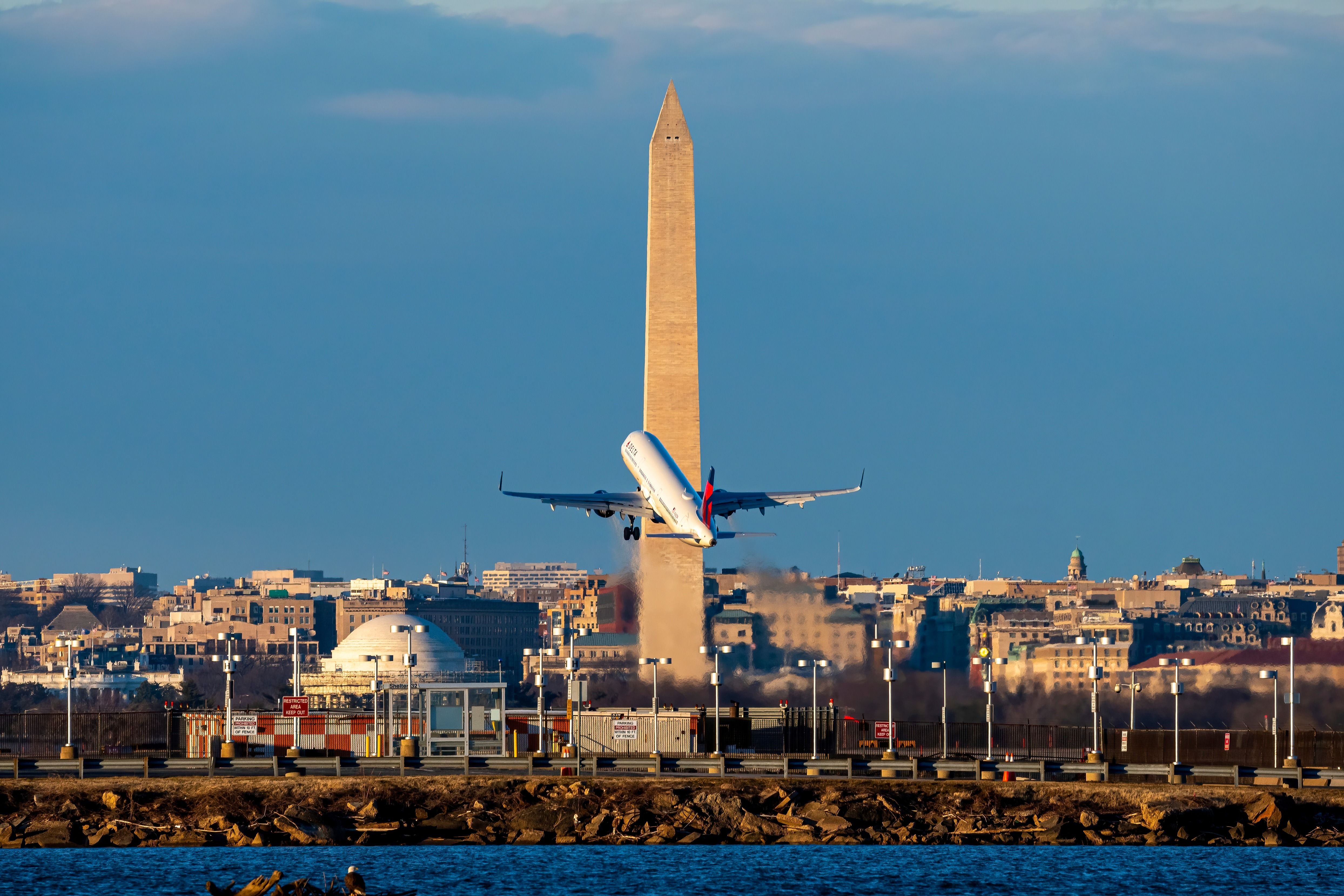 How 2 Aircraft Landed Unassisted In Washington After ATC Fell Asleep