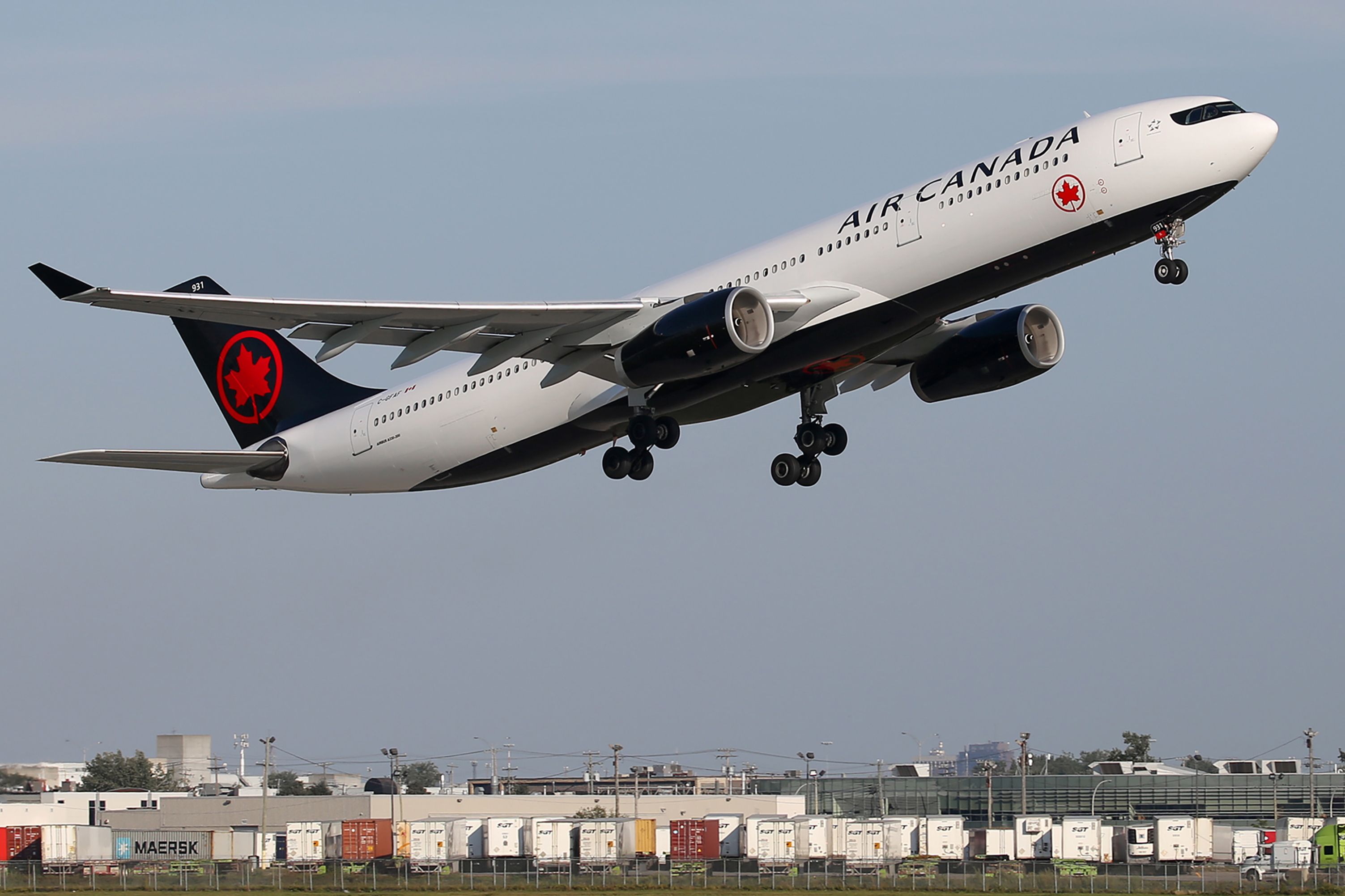 Air Canada Refused To Offload Bags Of Passengers Not Onboard Flight