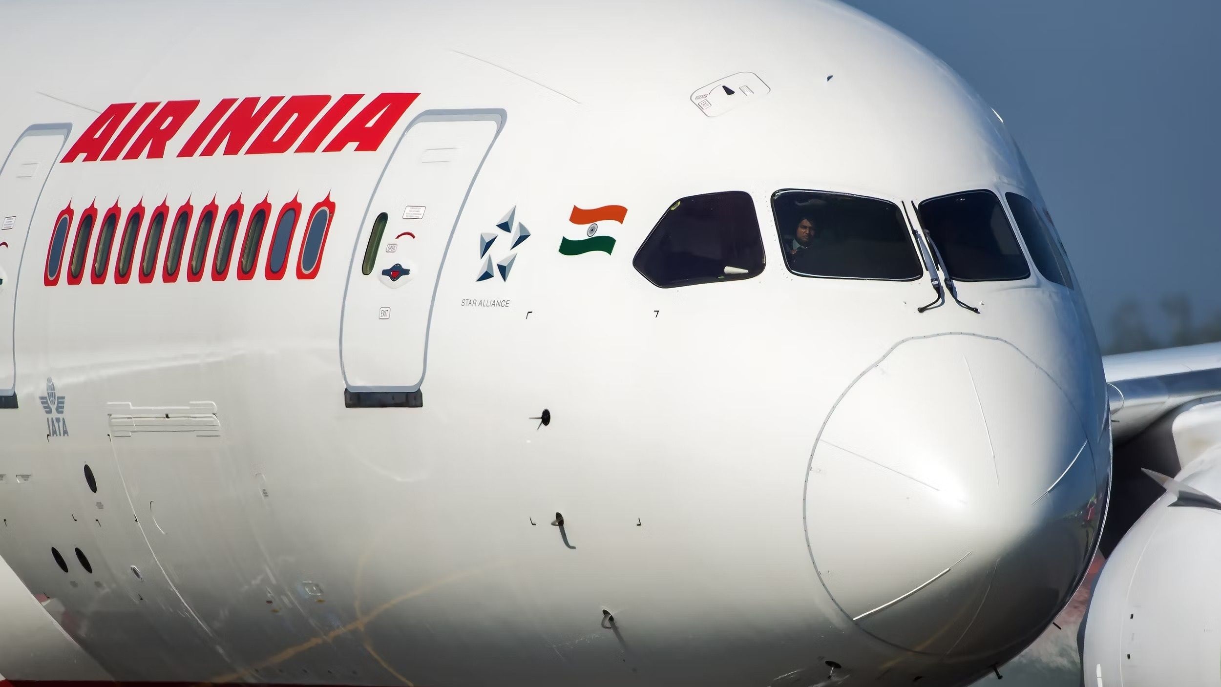 US FAA Says "Too Premature" To Issue Grounding Notice For Boeing 787s Following Air India Crash