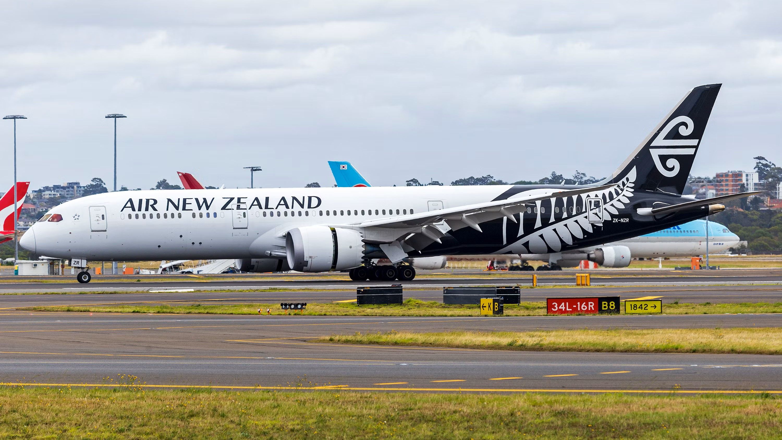 air_new_zealand_-zk-nzr-