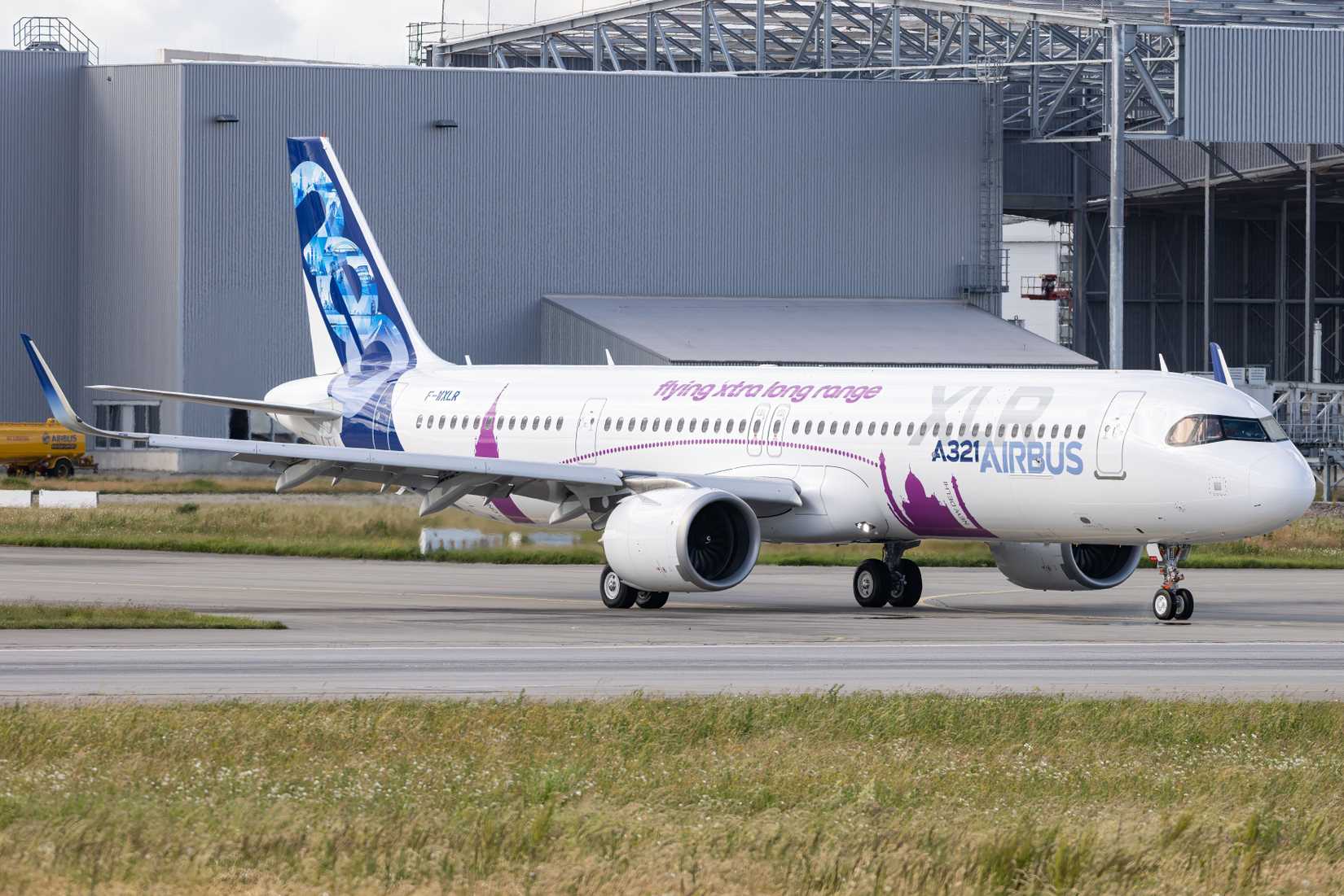How Does The Airbus A321XLR s Range Compare To Other Long Haul Twinjets how-does-the-airbus-a321xlr-s-range-compare-to-other-long-haul-twinjets
