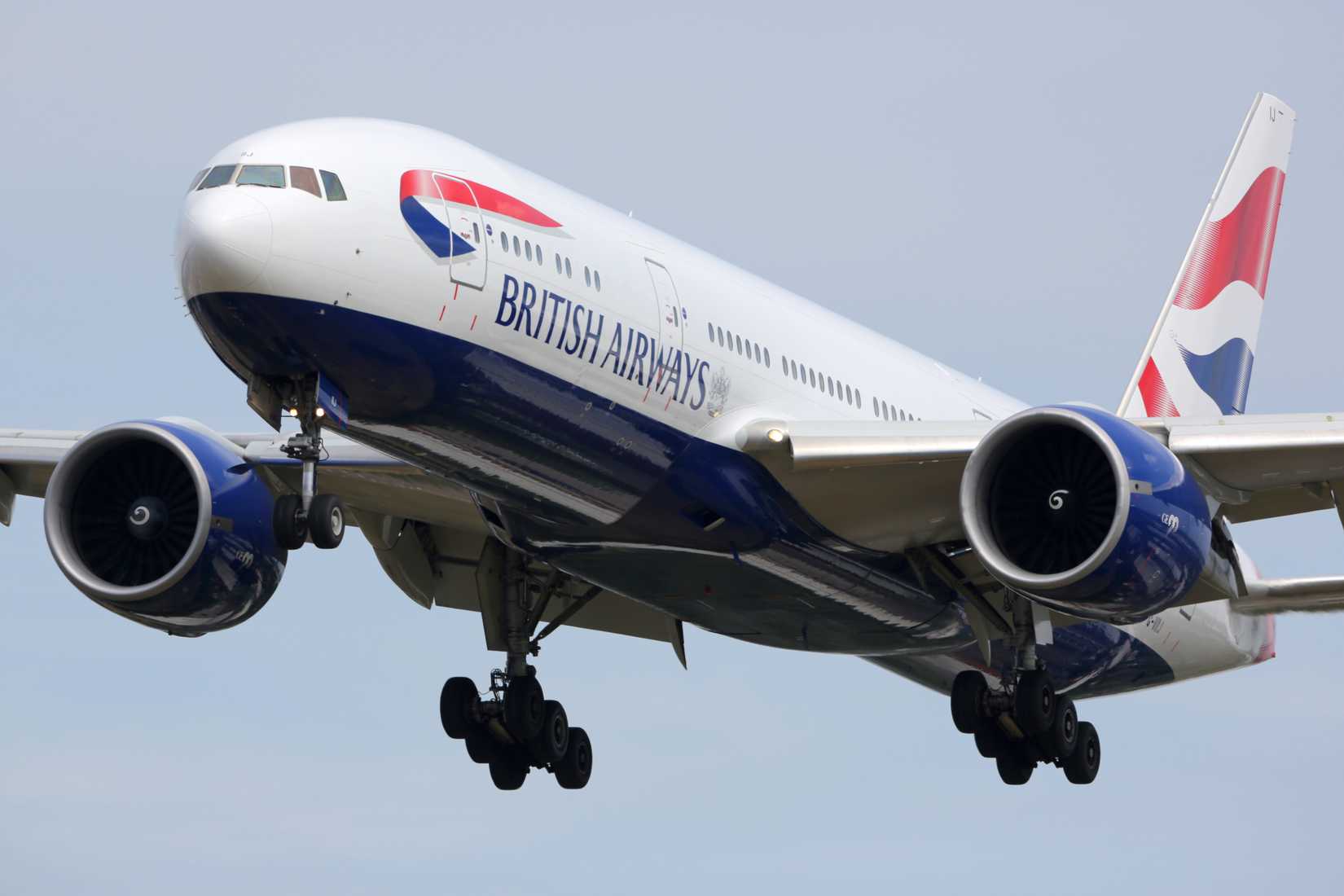 BA 777-200ER on final approach