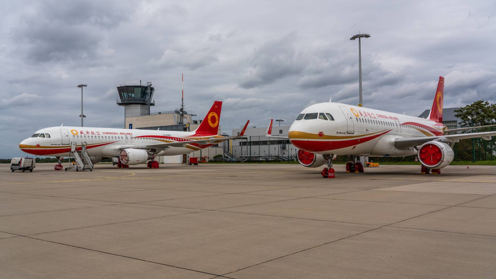 Chengdu Airlines Under Fire For Denying Elderly Cancer Patient From Flight