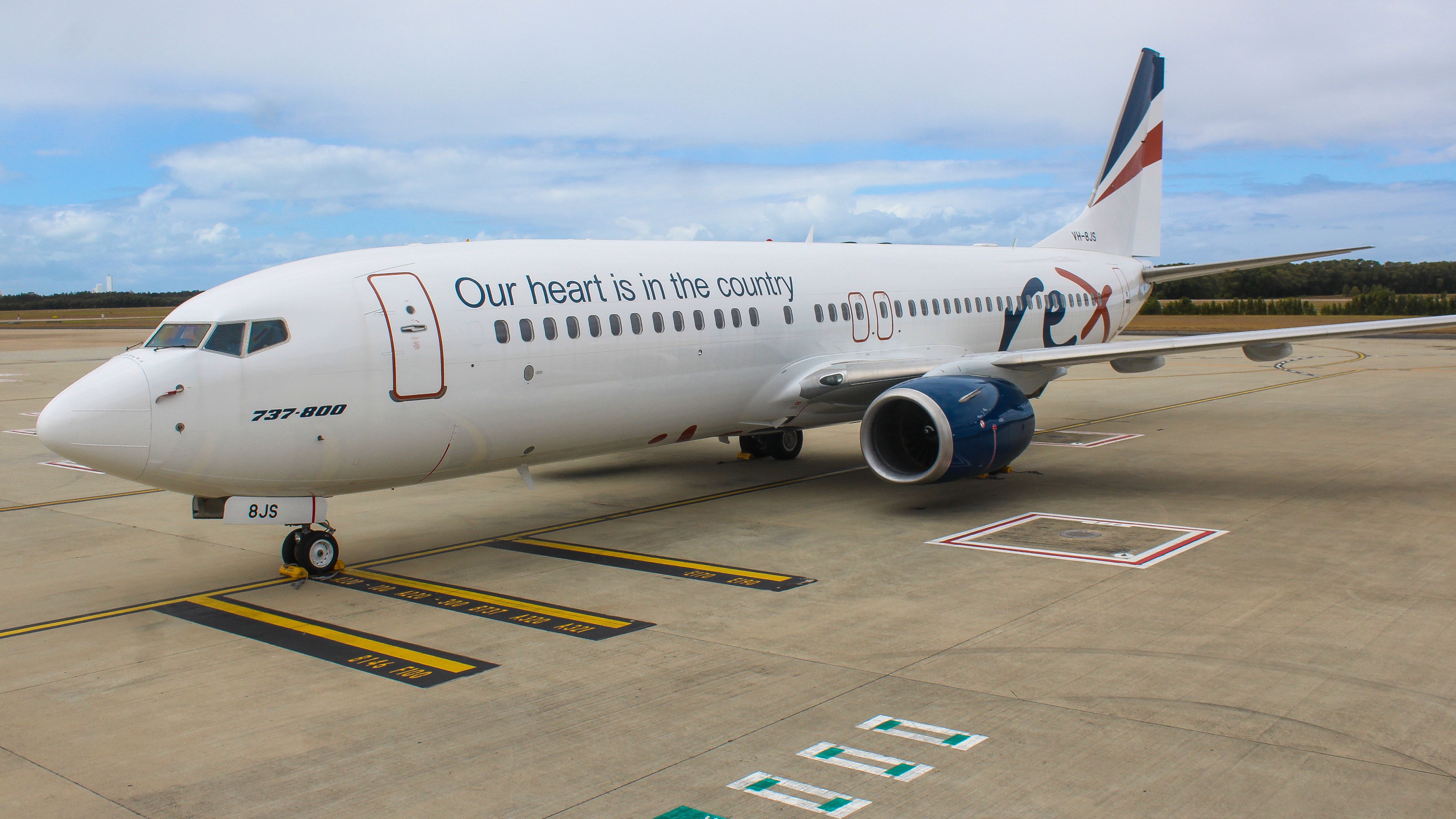 BANGKING 　ろん Rex Adds 10th Boeing 737 In Time For Peak Summer Demand