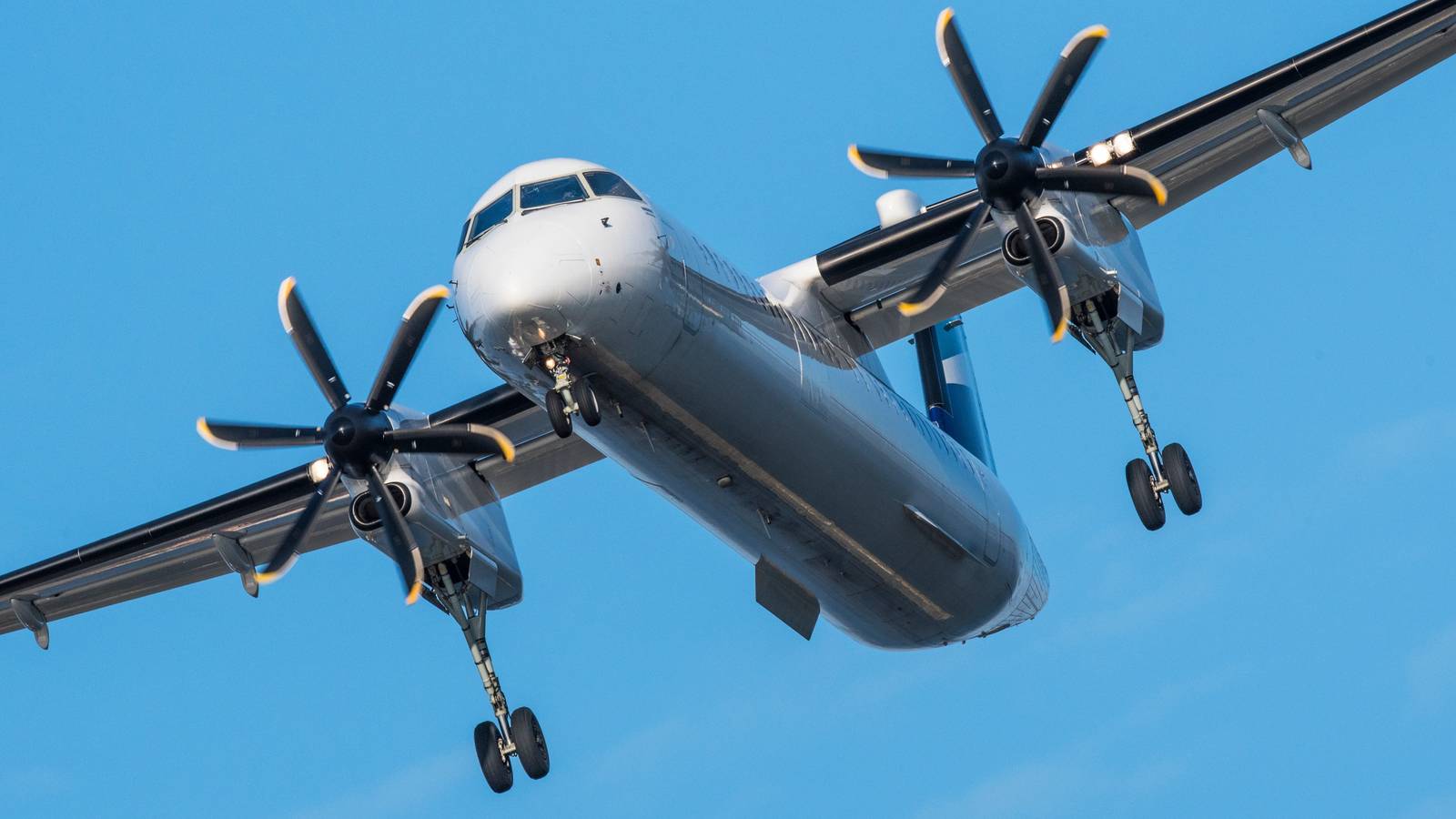 Examined: Propeller Aircraft At The World’s Busiest Airports