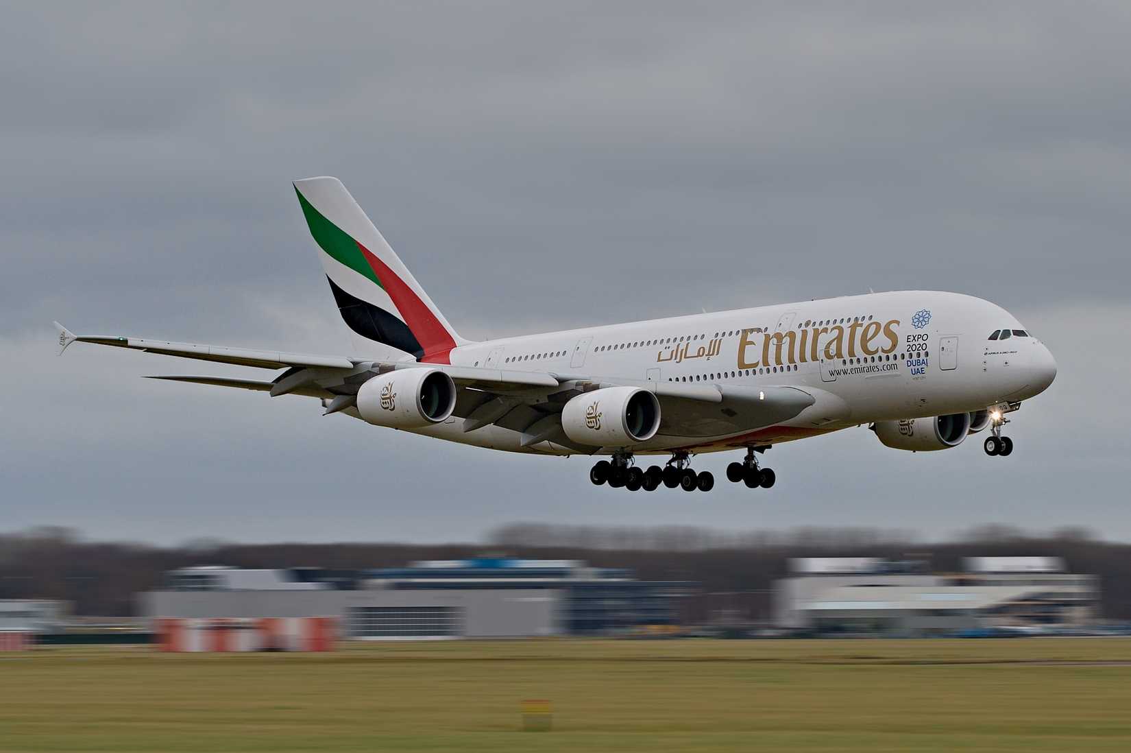 Emirates Airbus A380 615 seats landing