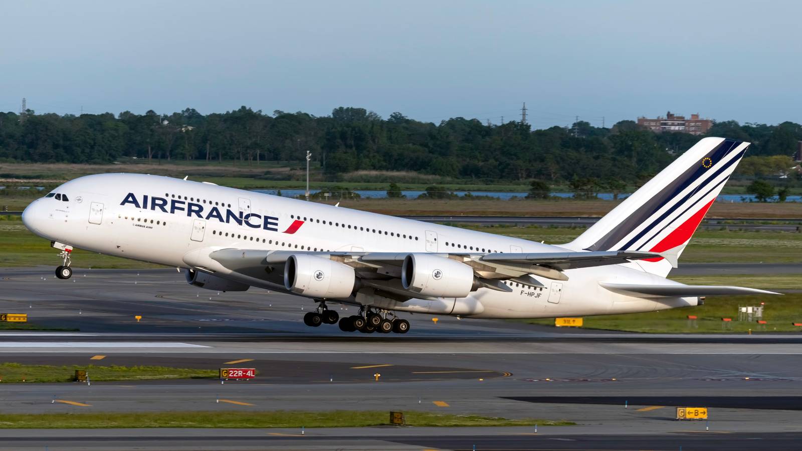 Explained: How Airlines Prevent Tail Strikes During Takeoff