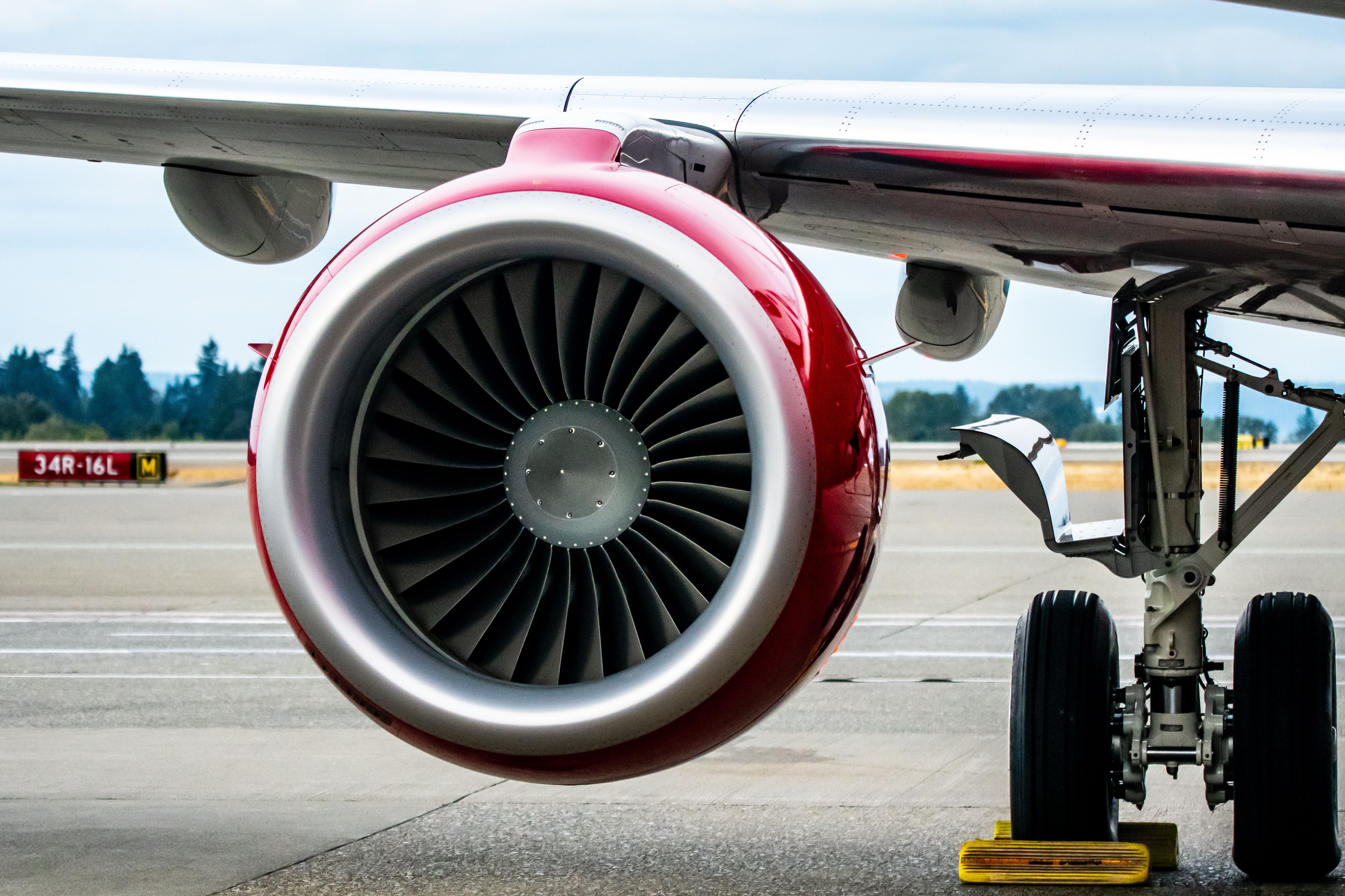 Flight Review: Alaska Airlines' New 'Go Cougs' Embraer E175 From ...