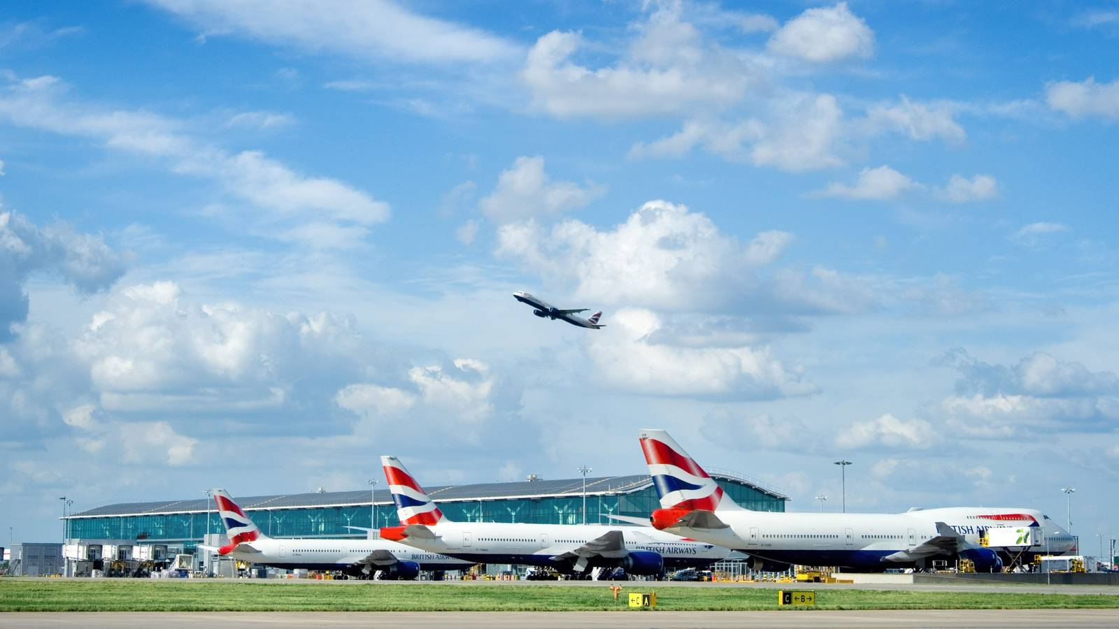 British Airways Reportedly Offering Passengers Money To Avoid Heathrow Lounges