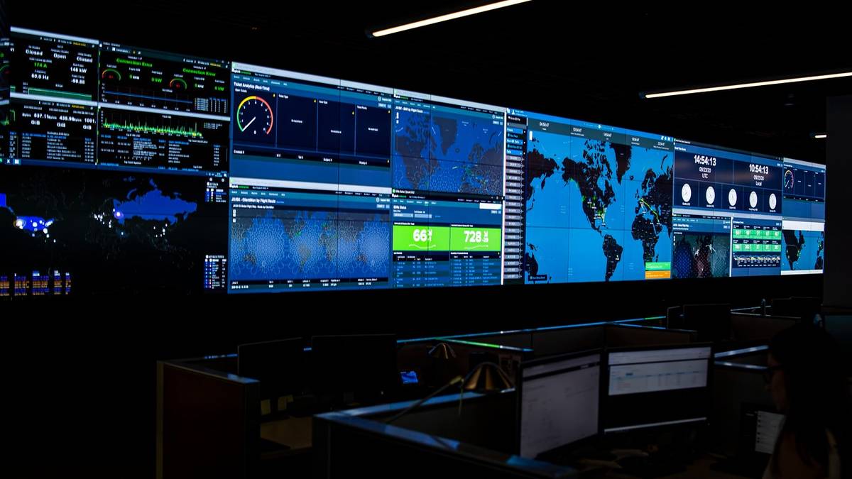 How Are Airline Flight Plans Generated?